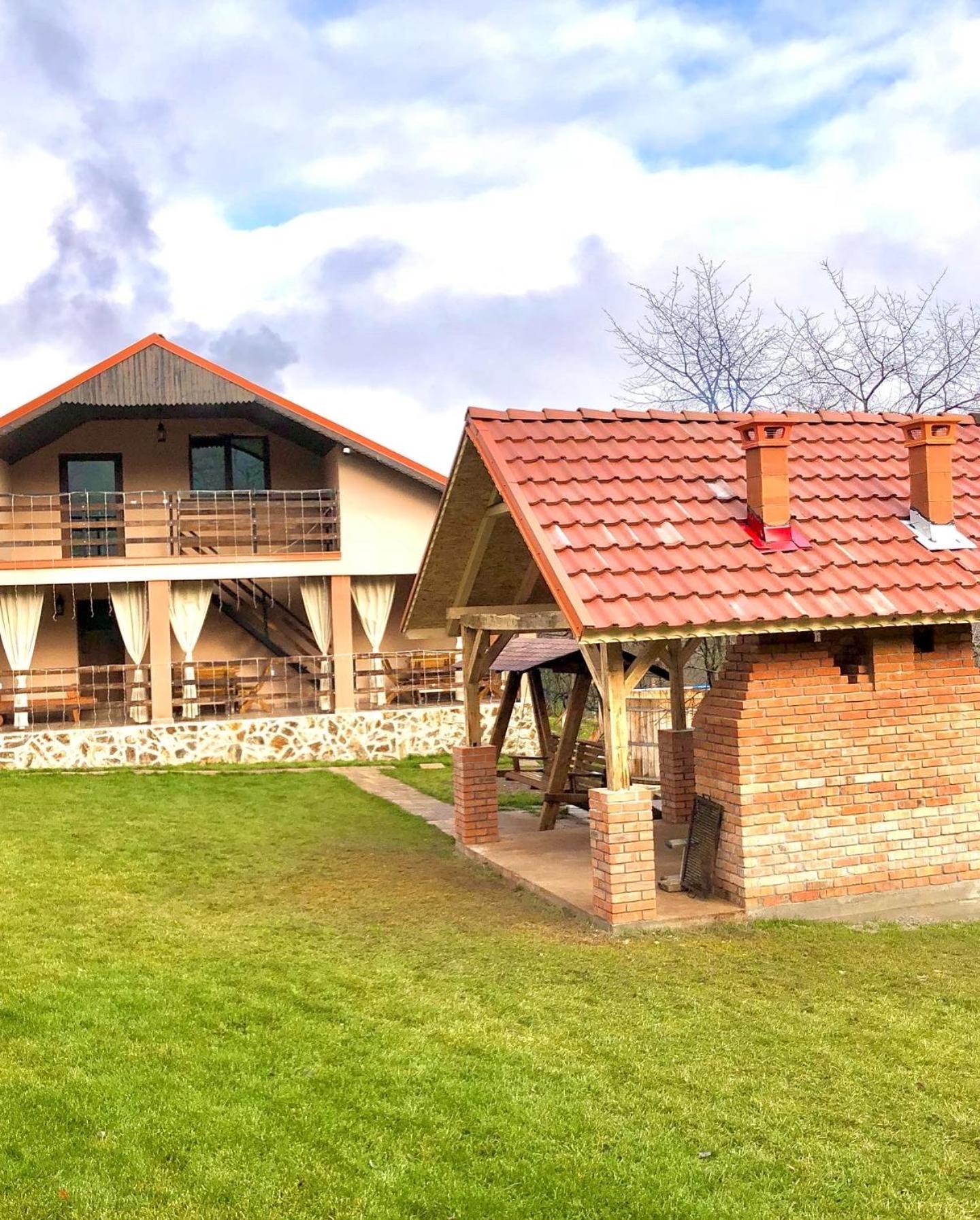 Three-Bedroom House photo 2