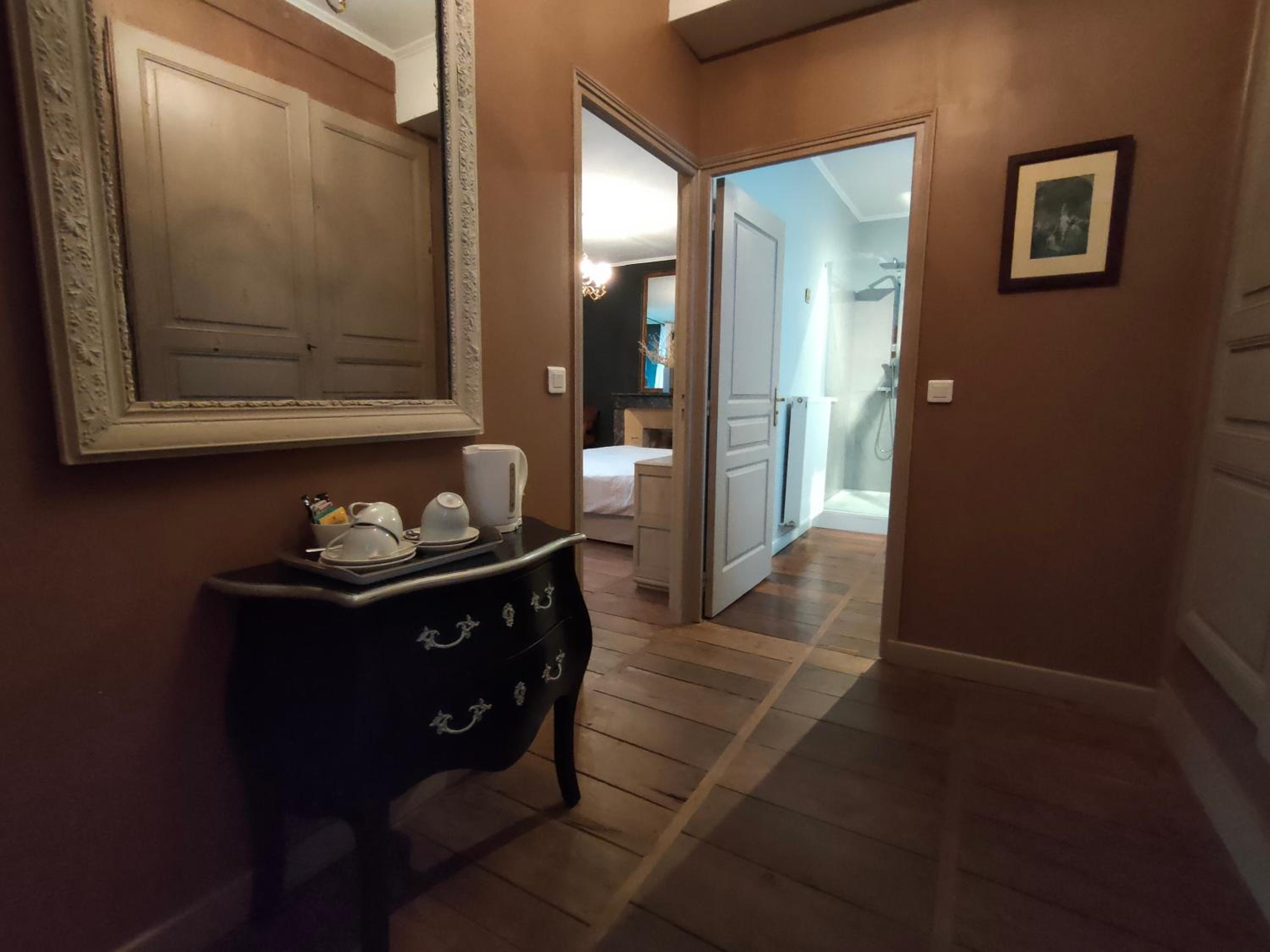 Double or Twin Room with Garden View - Photo 6