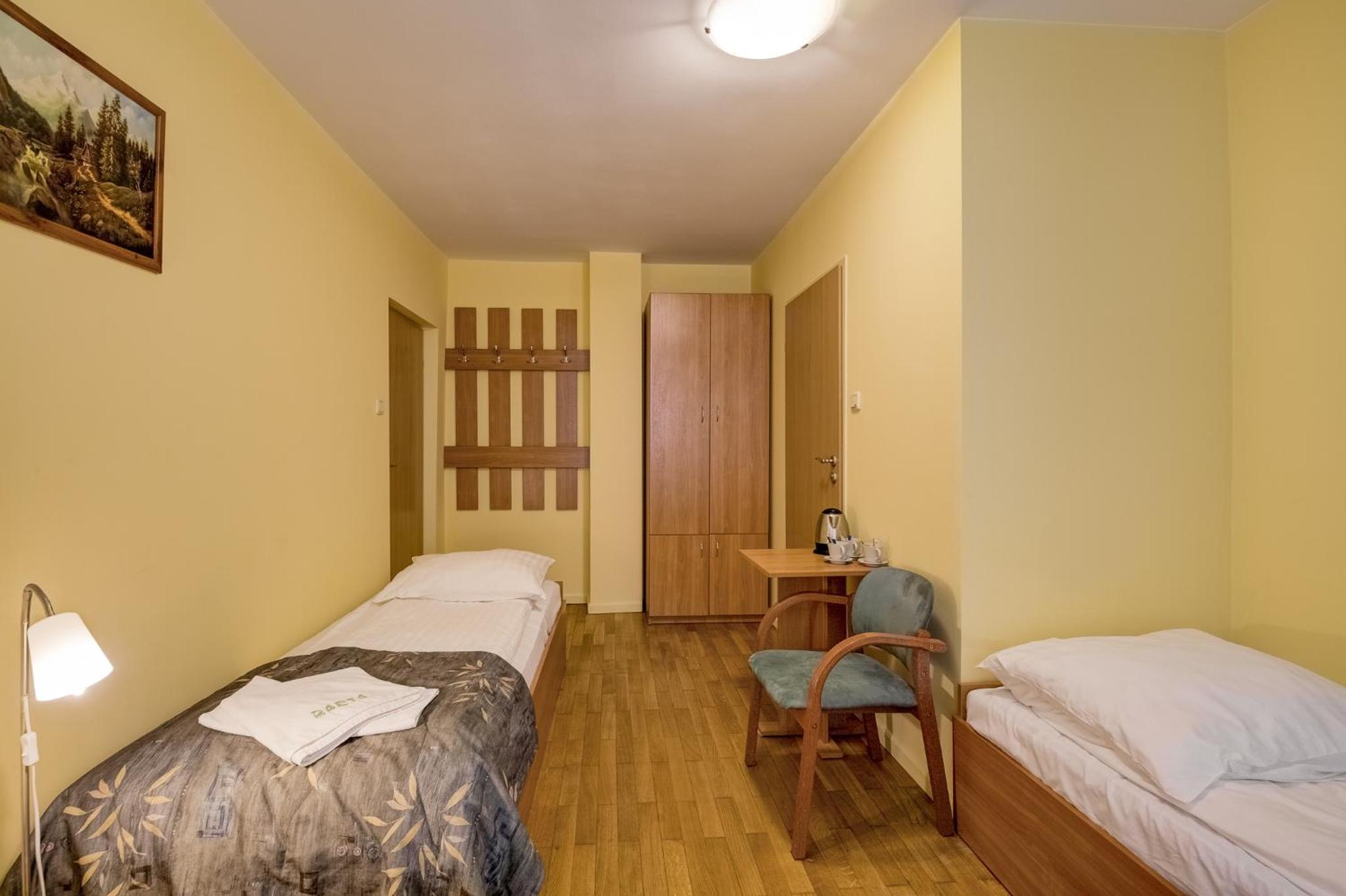 Economy Triple Room photo 1