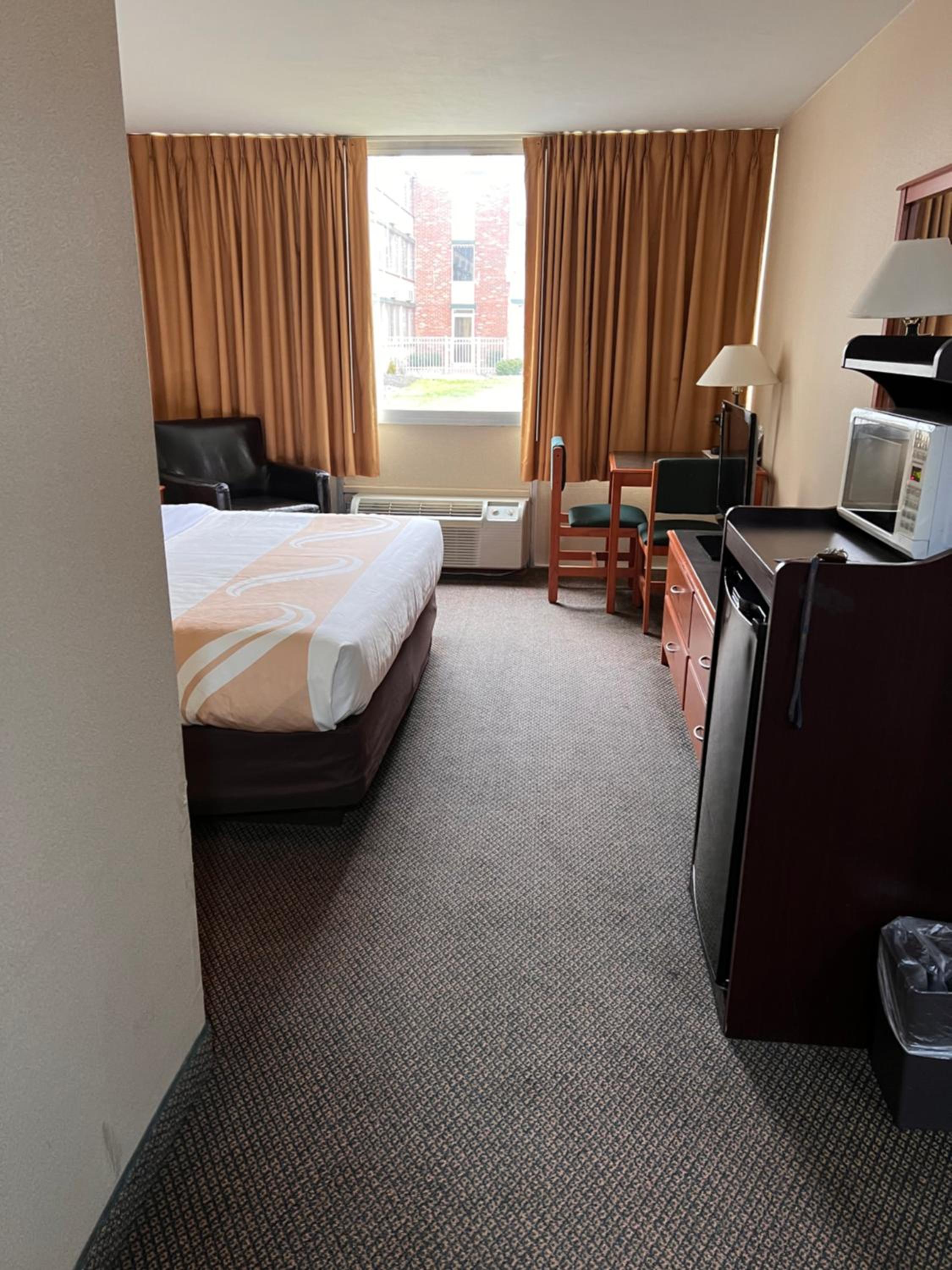 King Room - Accessible/Non-Smoking photo 2