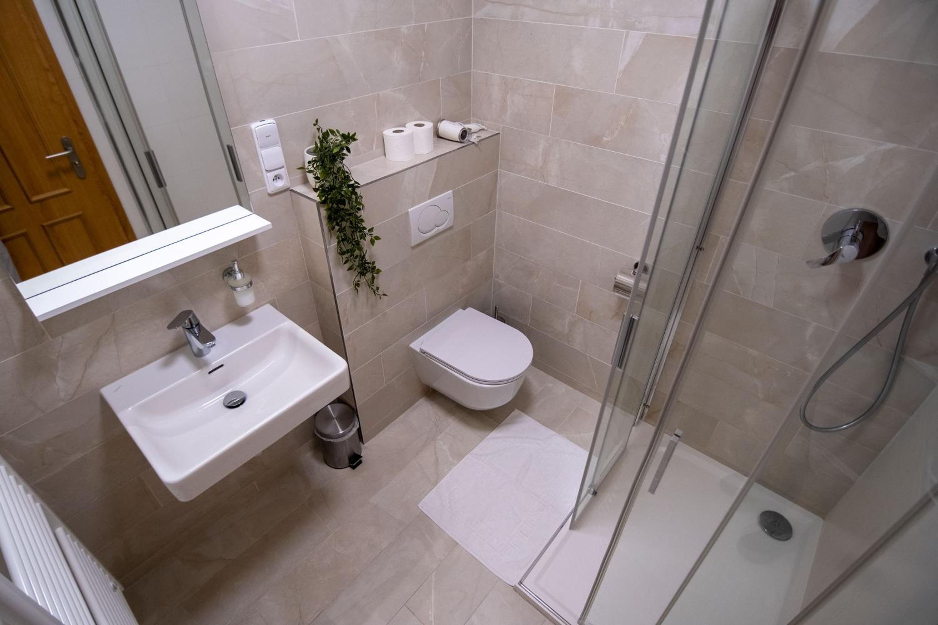 Double Room with Private Bathroom photo 3