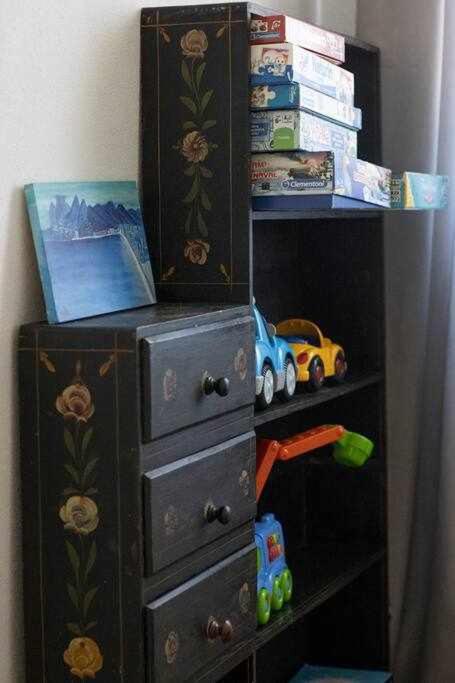 Three-Bedroom House - Photo 22