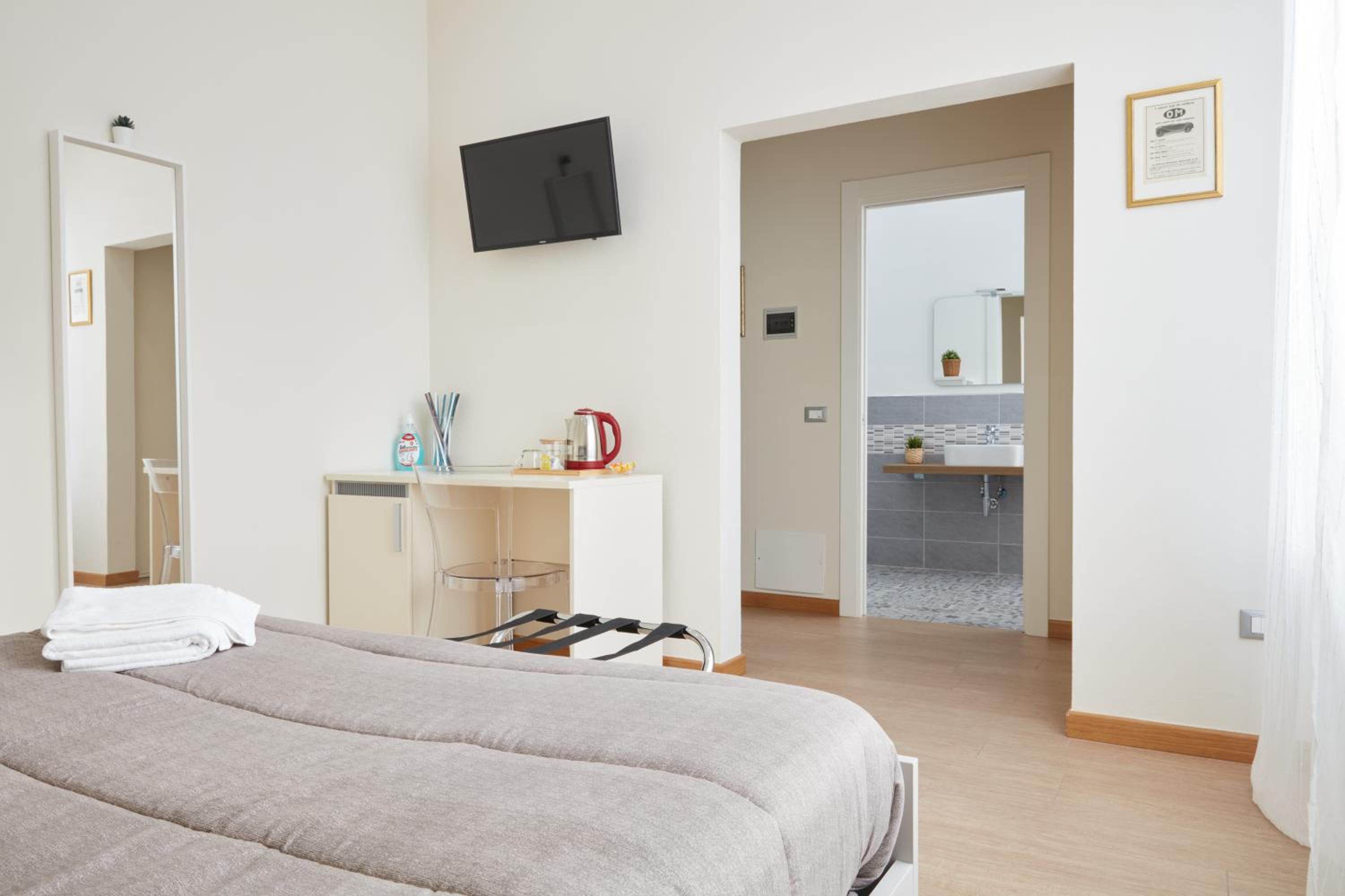Double Room with Balcony photo 2