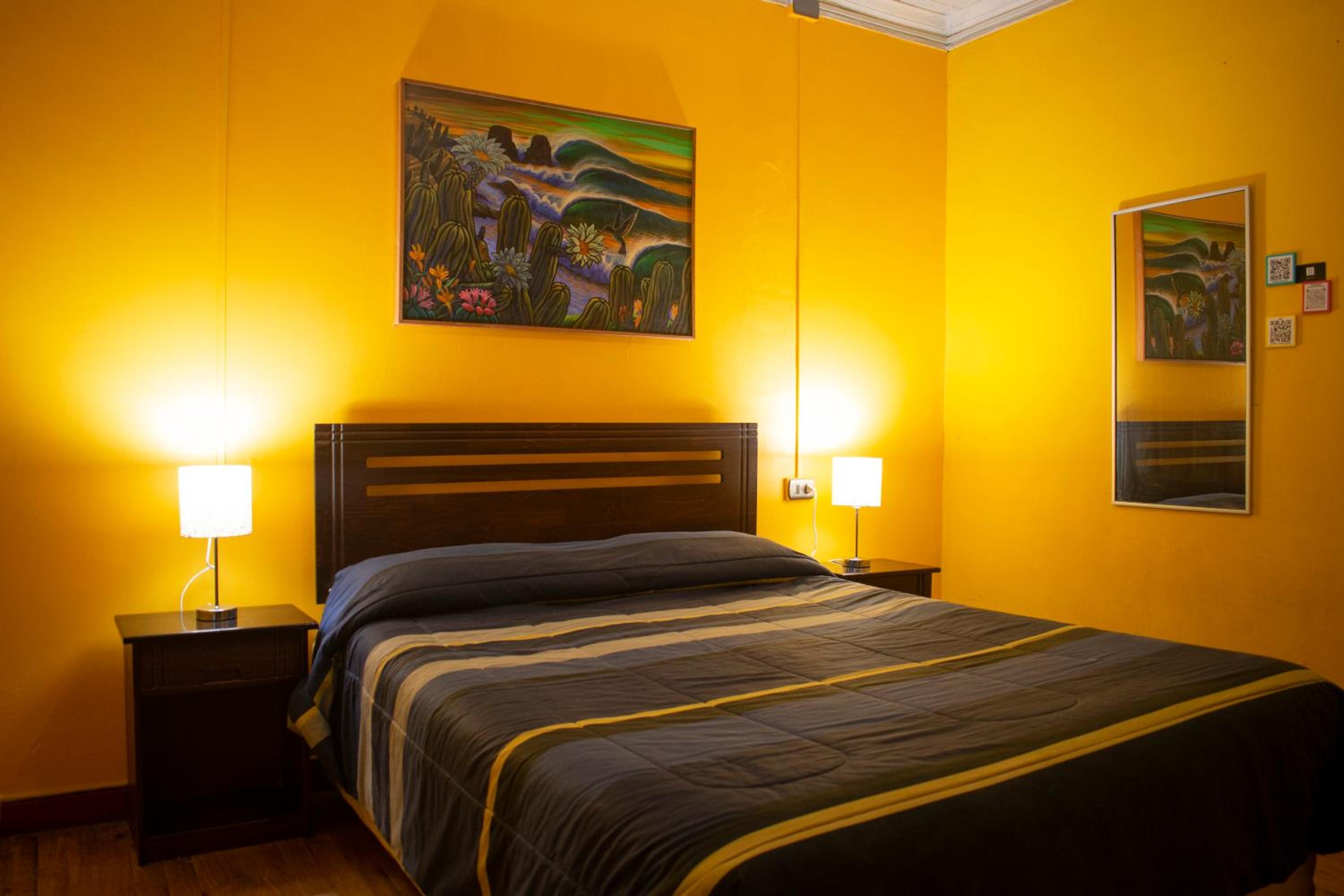 Standard Double Room with Shared Bathroom photo 2