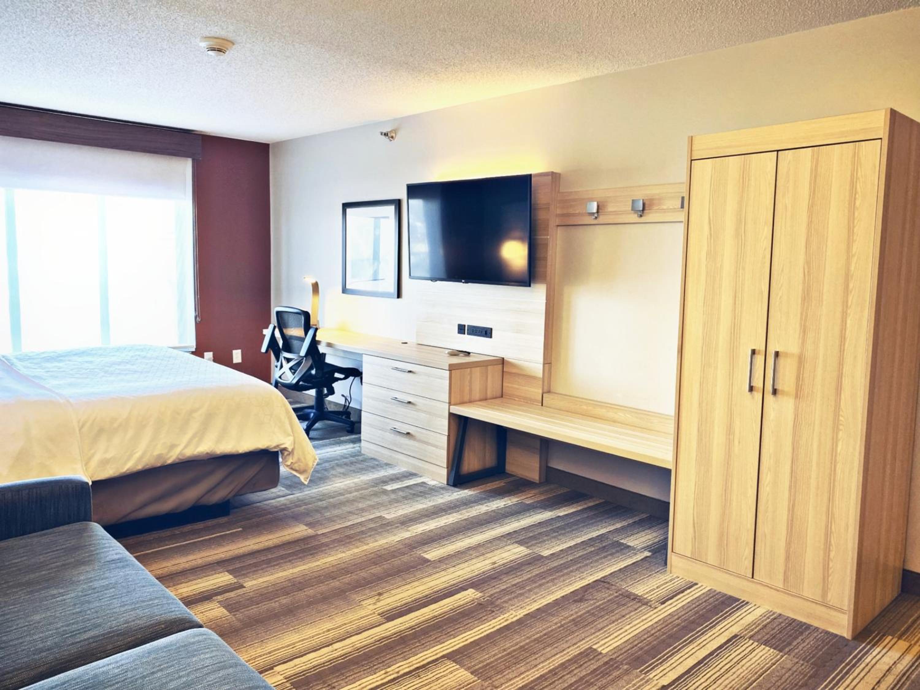 King Suite - Photo 3
