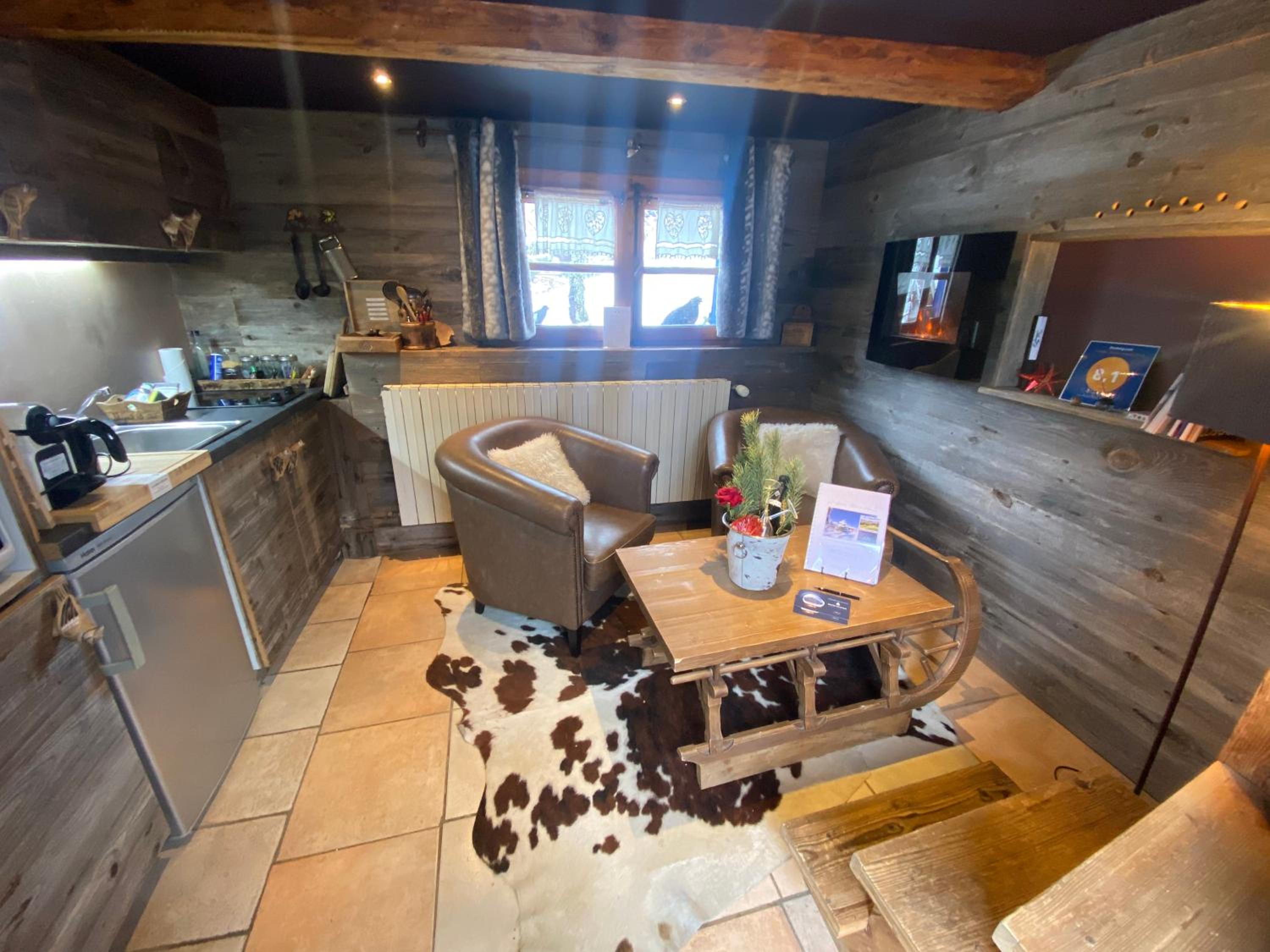 Small Chalet - Photo 34