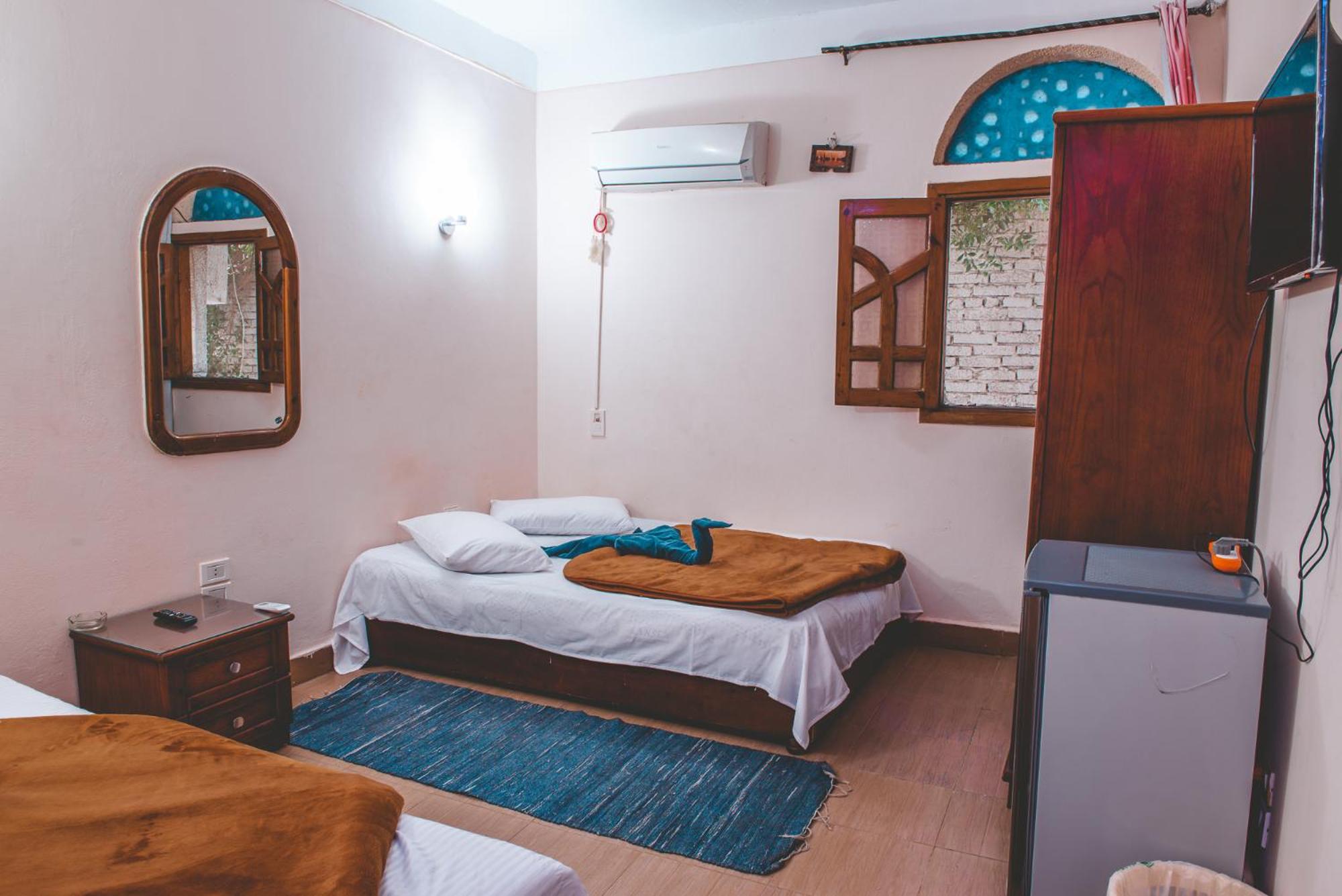 Budget Double Room - Photo 2