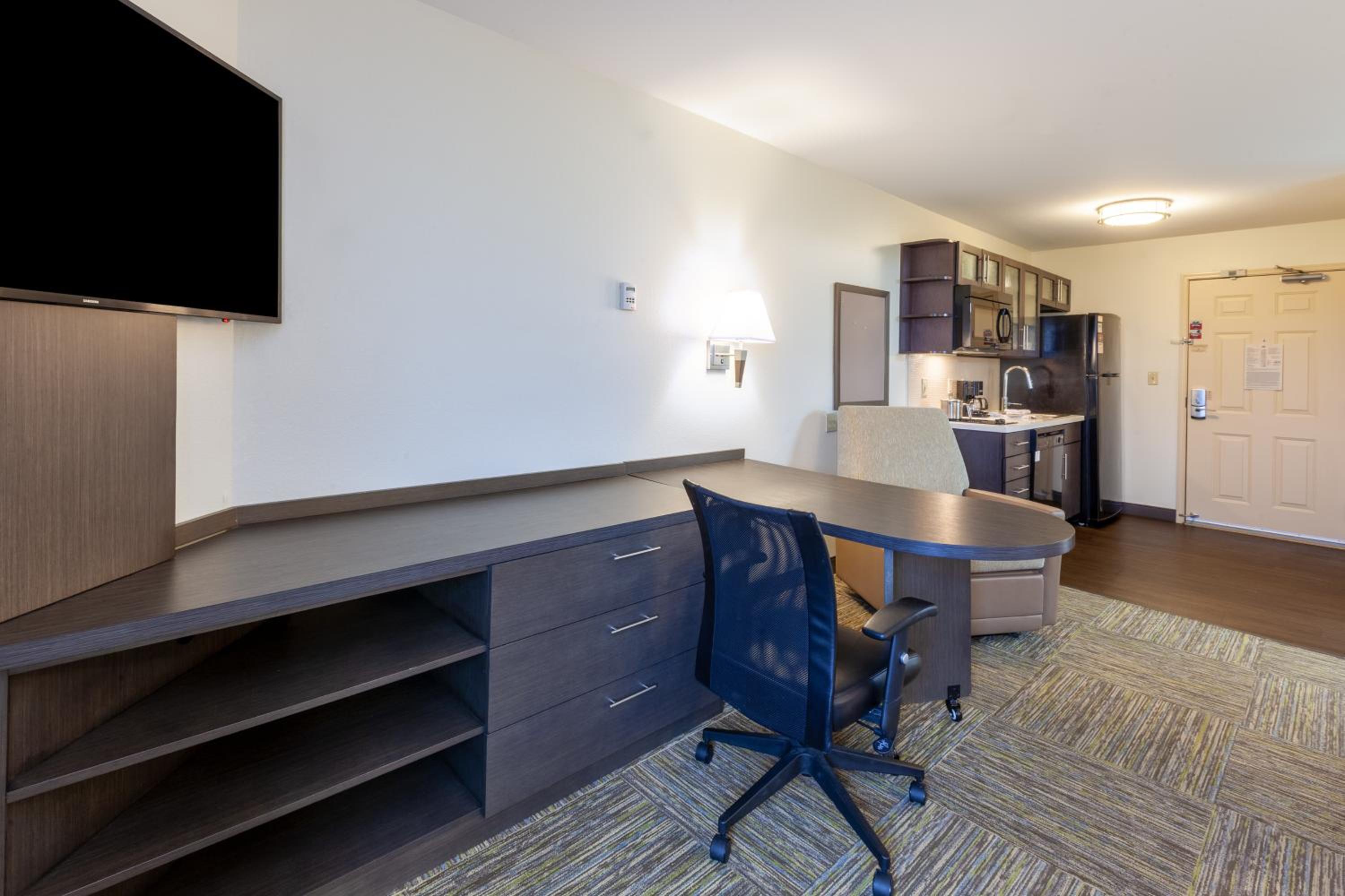 King Studio Suite - Photo 3