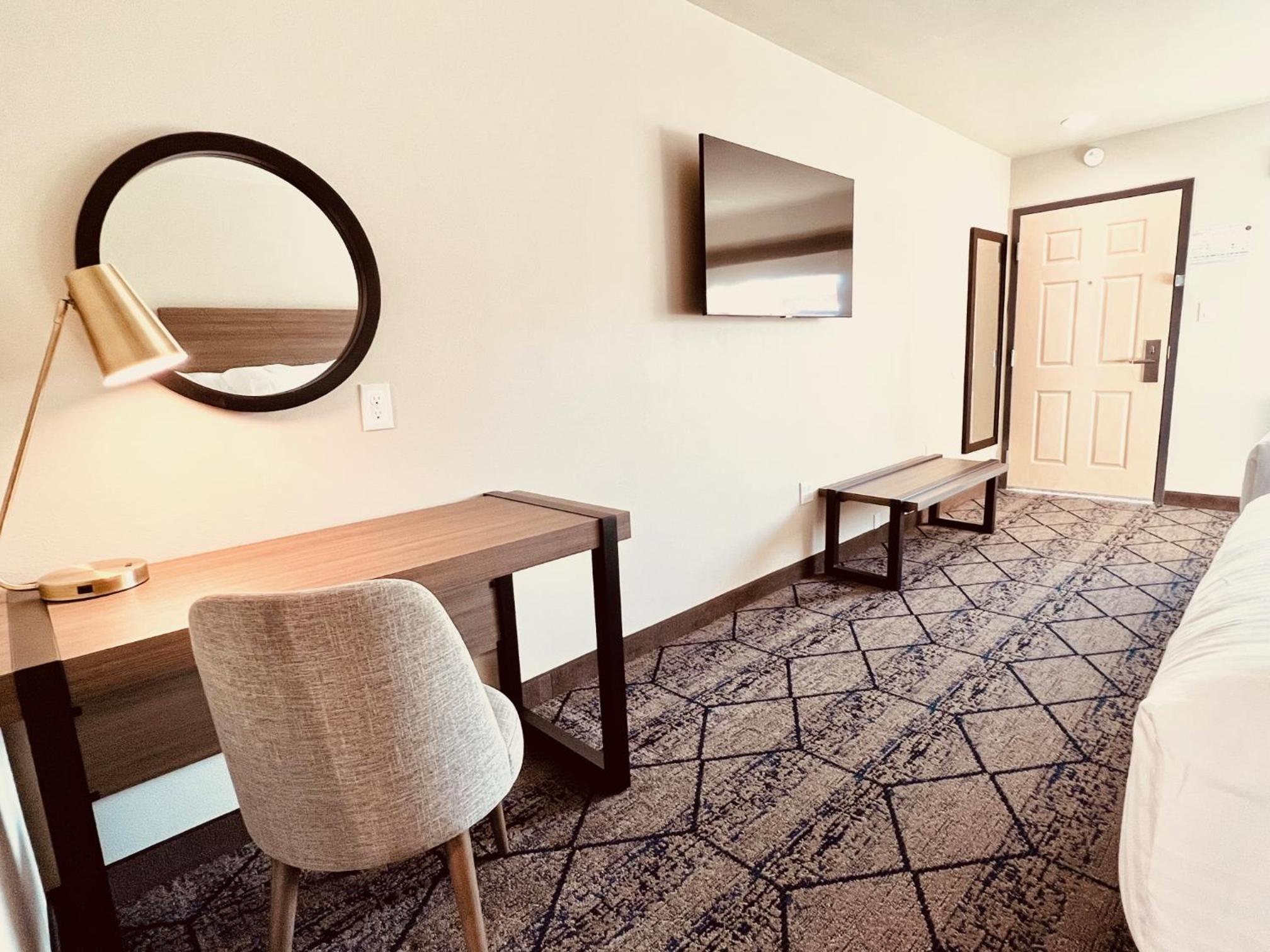 2 Double Beds, Mobility Accessible Room, Bathtub w/ Grab Bars, Non-Smoking photo 2