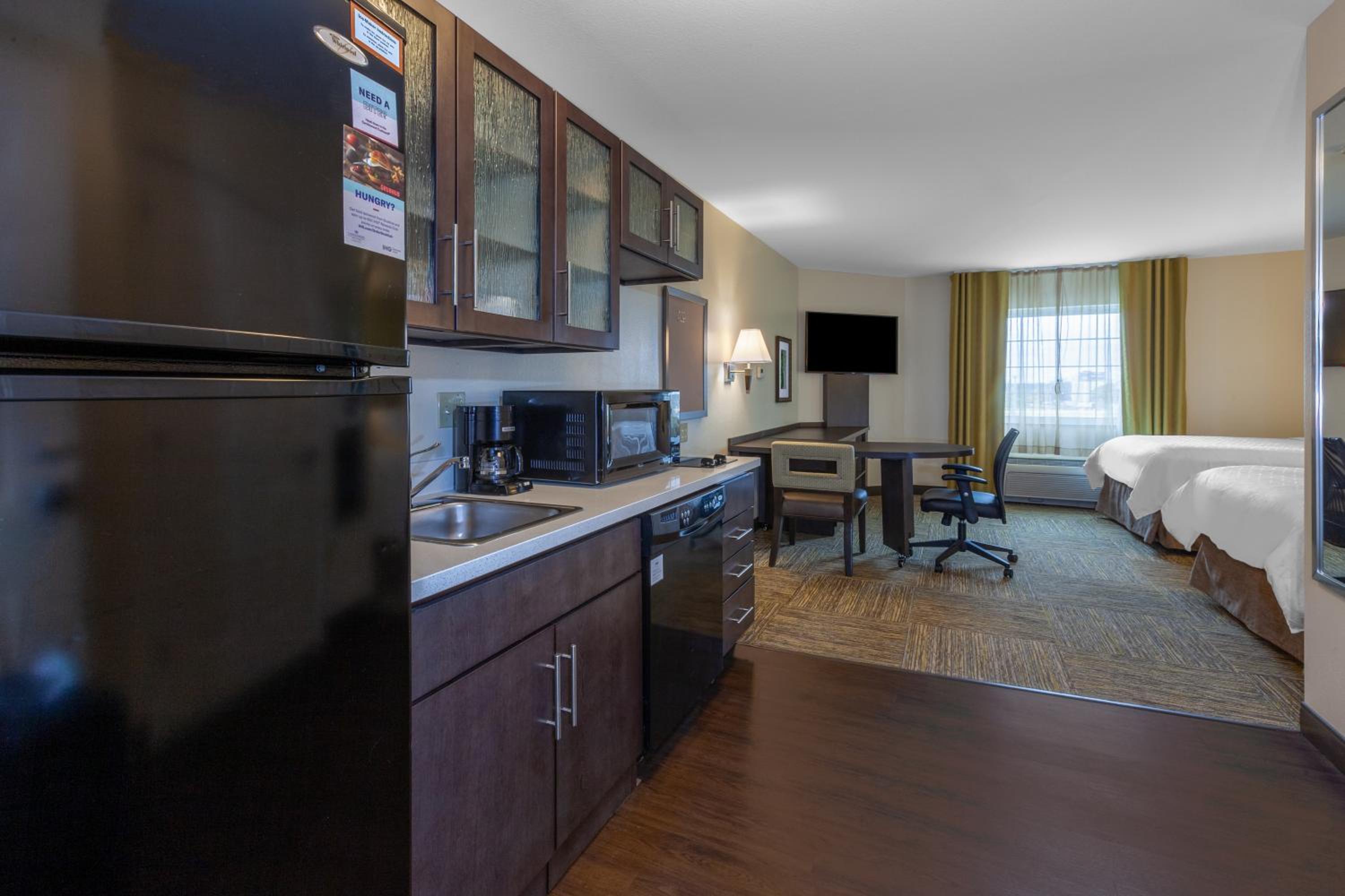 Studio Suite with Two Double Beds and Mobility Accessible Tub - Photo 2