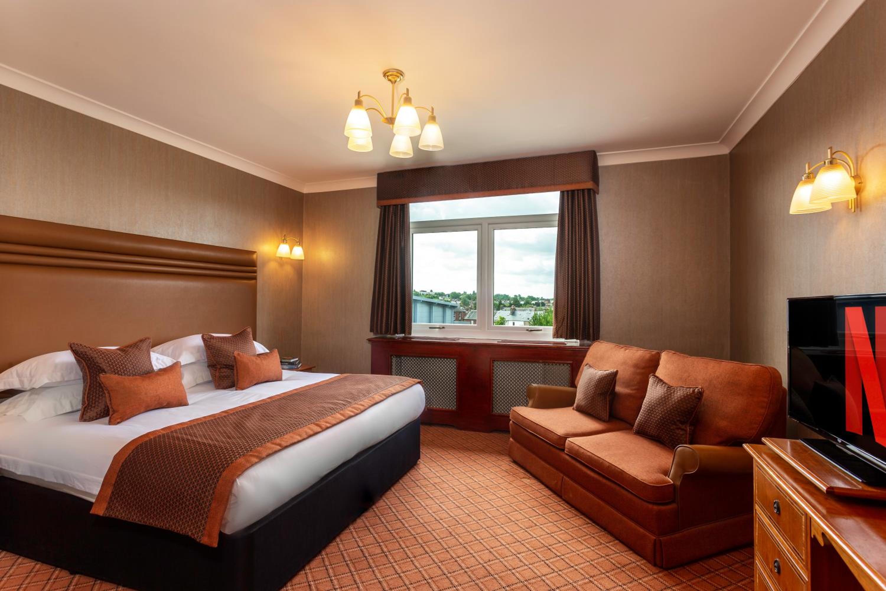 Luxury King Room - Photo 1