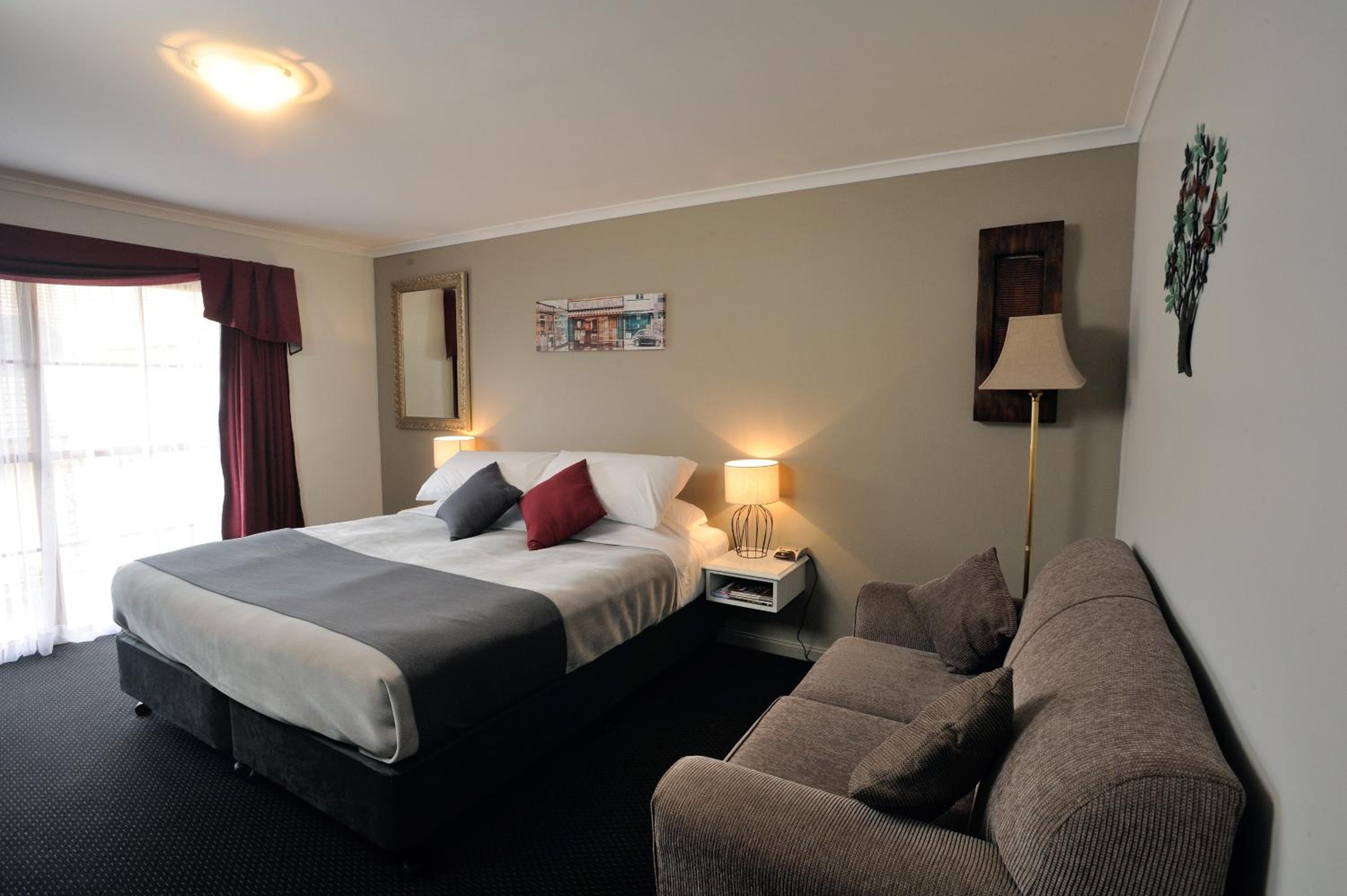 Corporate King Suite