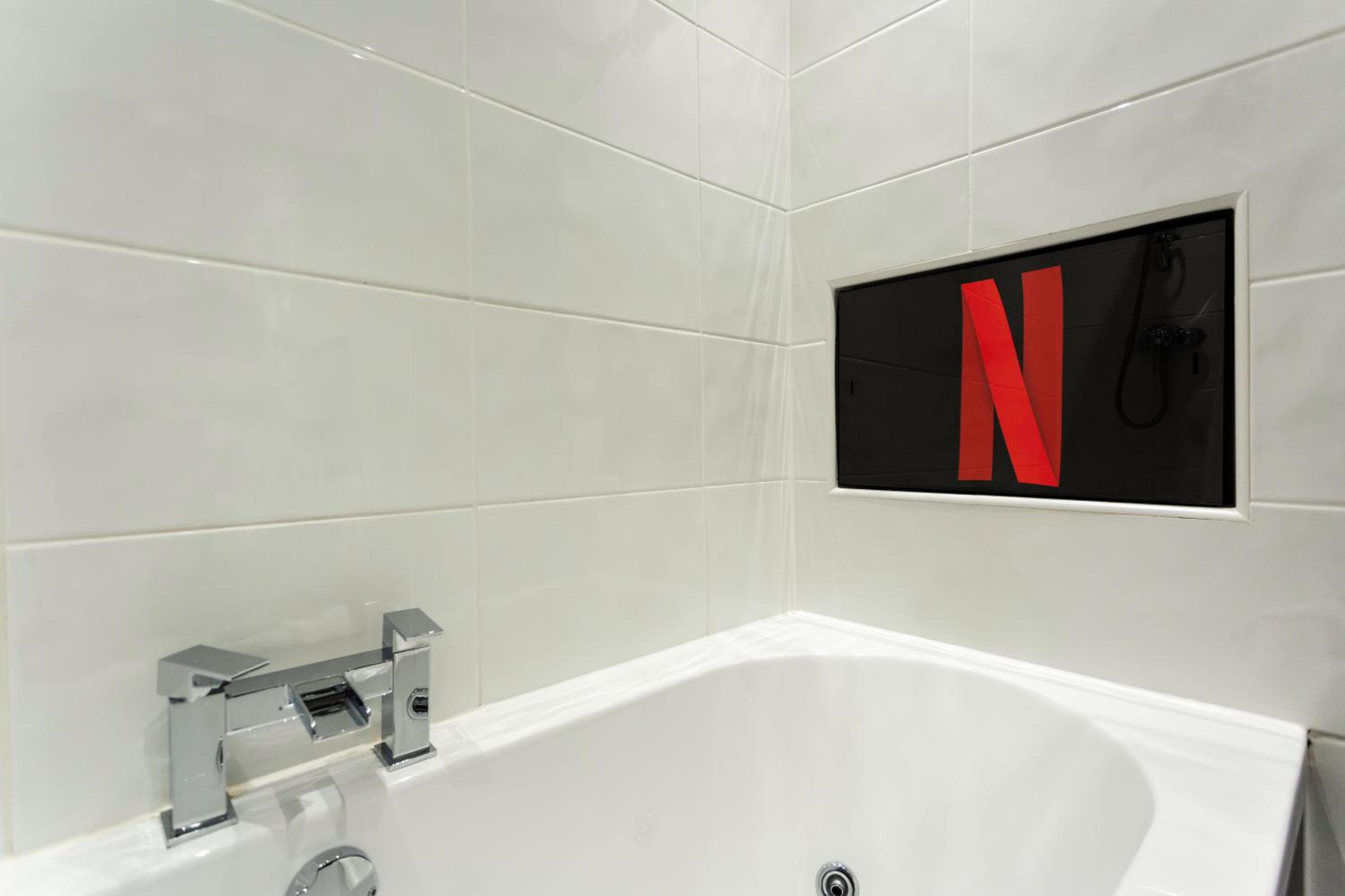 Luxury King Room - Photo 2