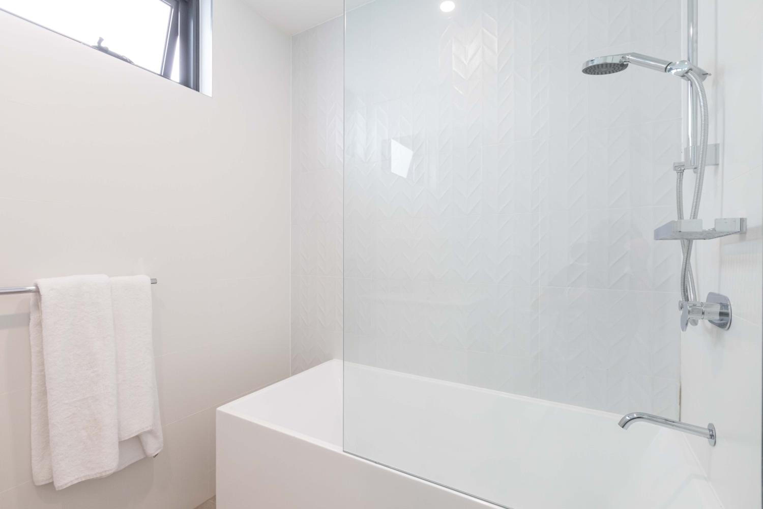 Superior Three-Bedroom Apartment - Photo 9