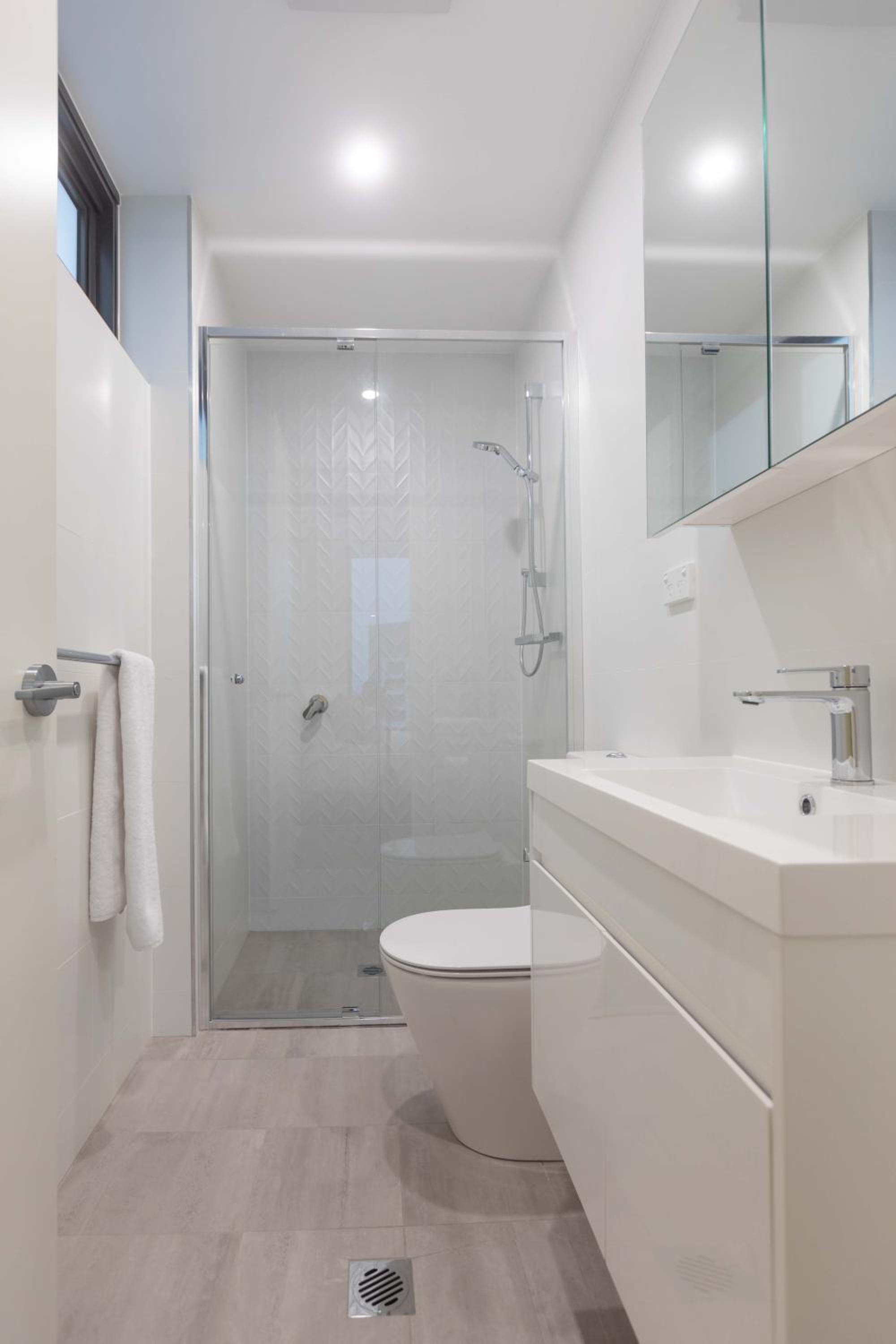 Superior Three-Bedroom Apartment - Photo 13