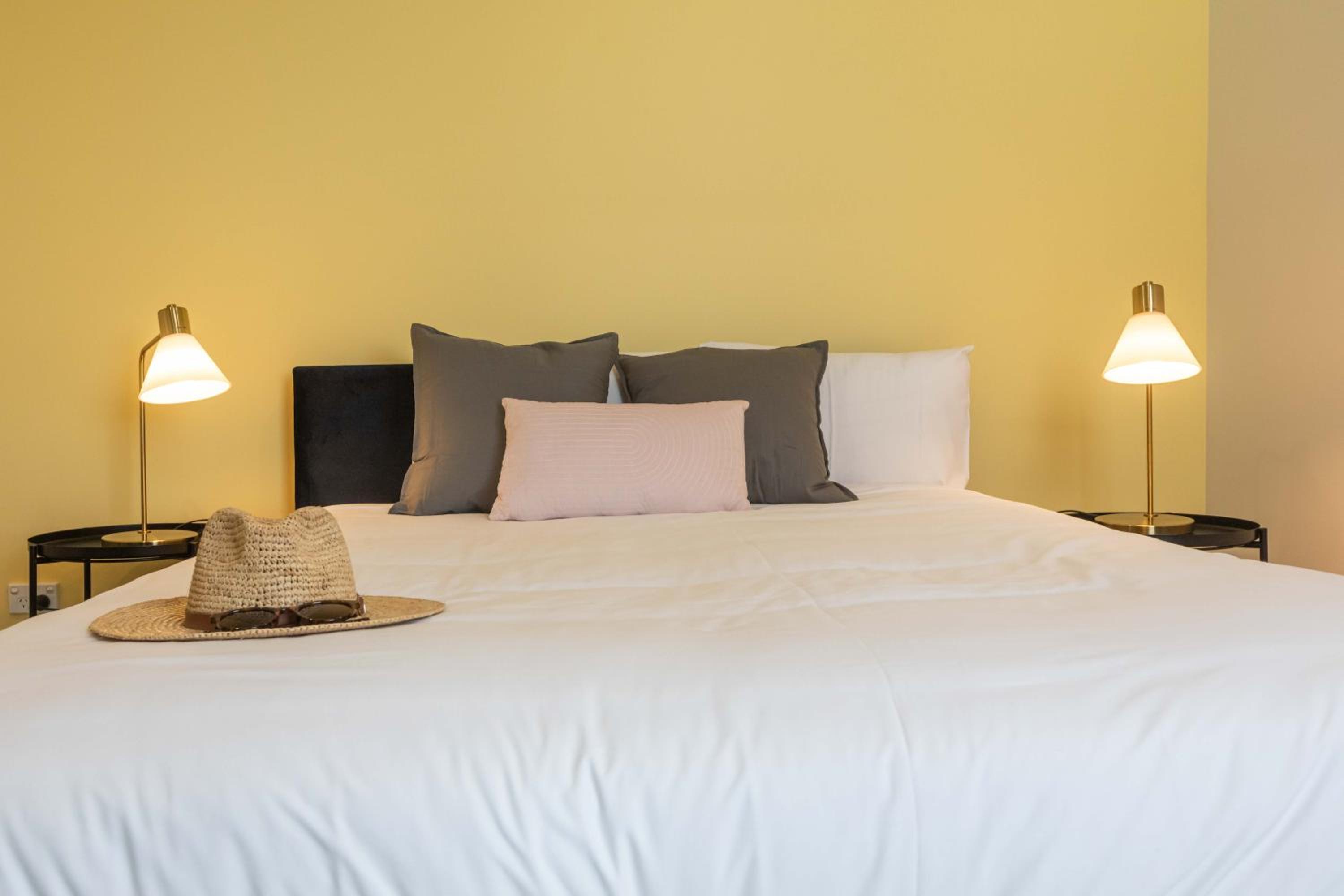 Superior Three-Bedroom Apartment - Photo 8
