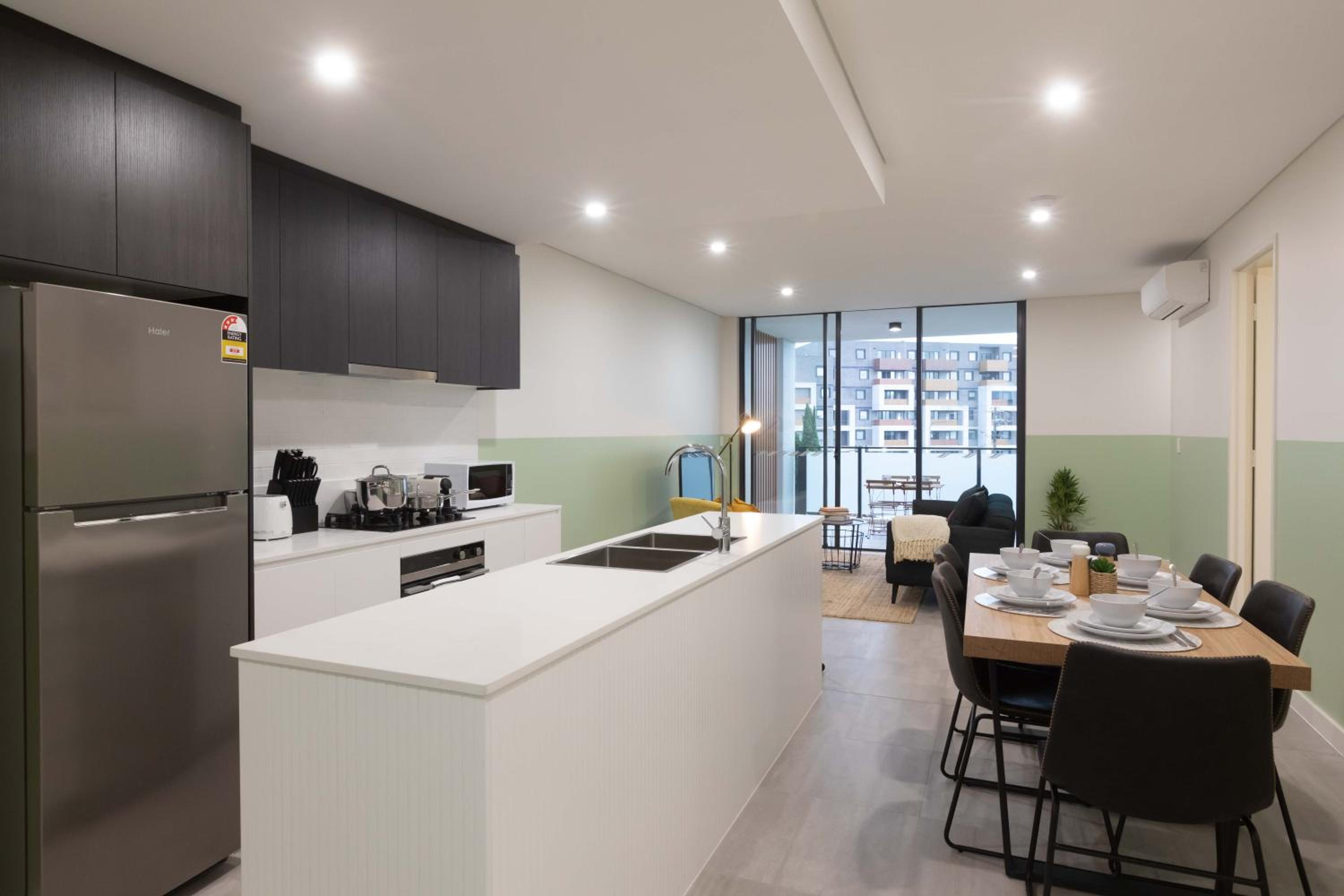 Superior Three-Bedroom Apartment - Photo 25
