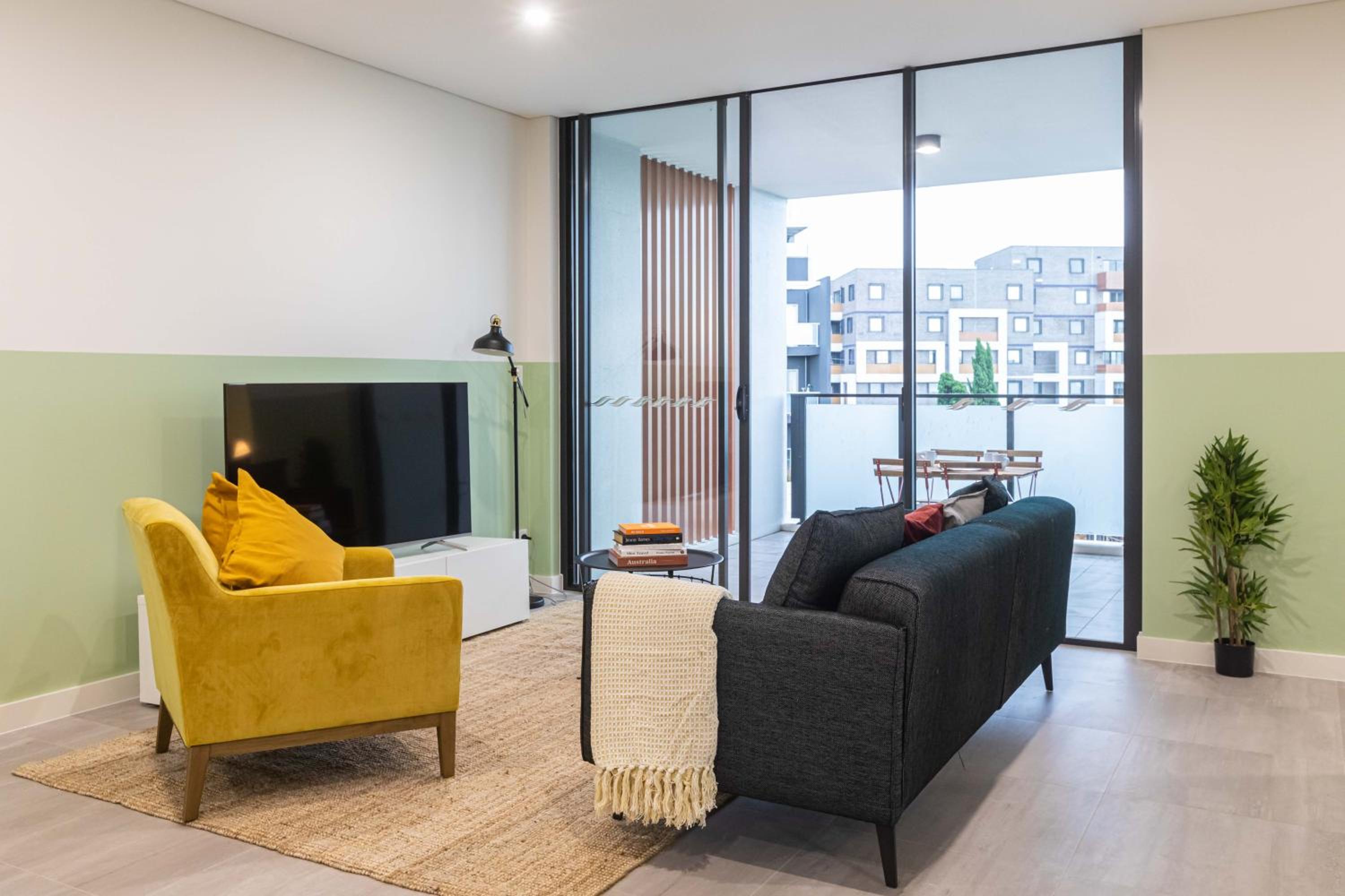 Superior Three-Bedroom Apartment - Photo 14