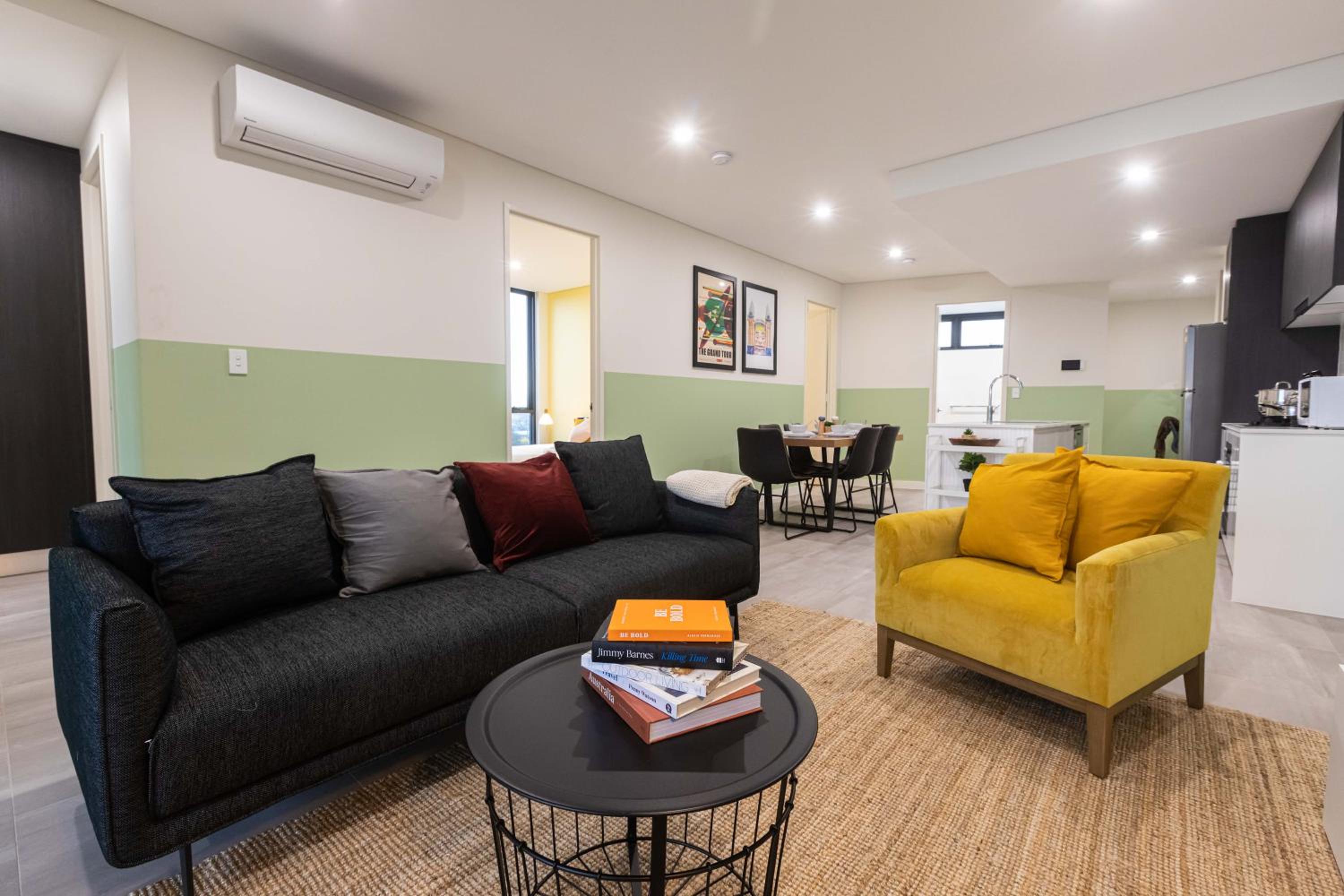 Superior Three-Bedroom Apartment - Photo 34