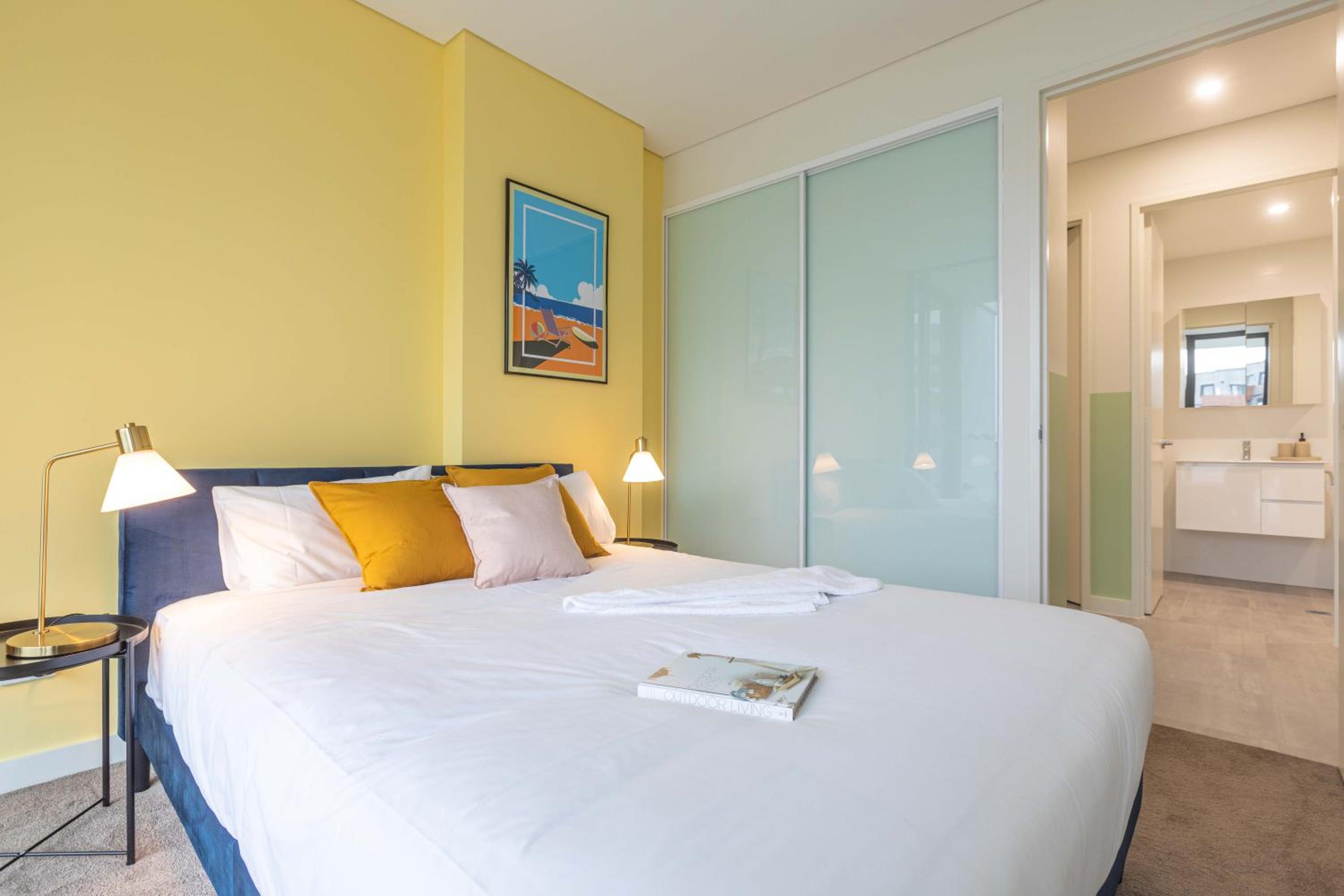 Premium Two-Bedroom Apartment - Photo 3