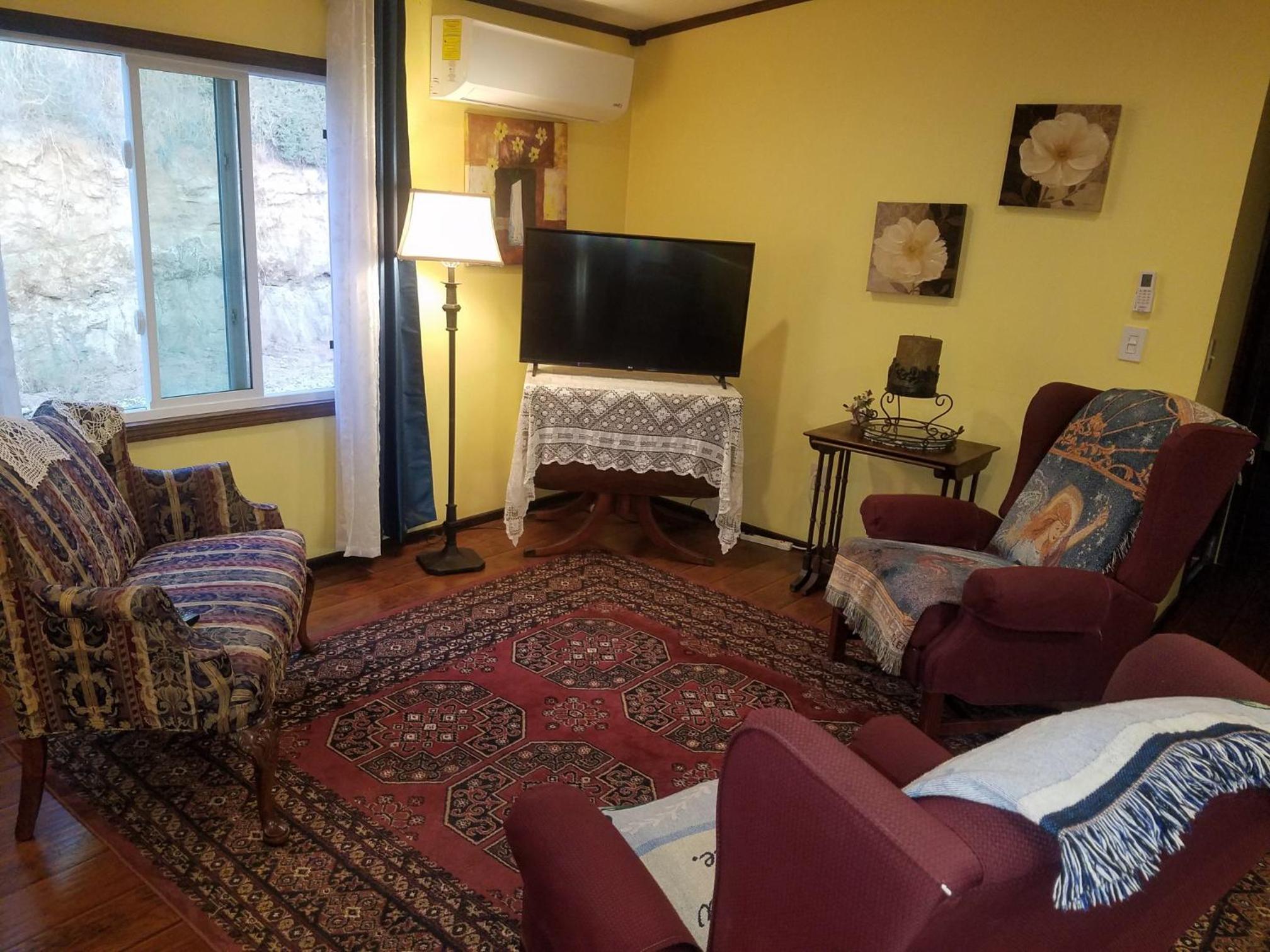 Three-Bedroom House - Photo 1