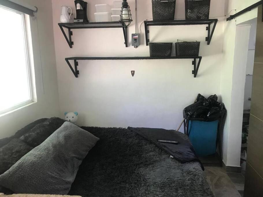 One-Bedroom House photo 1
