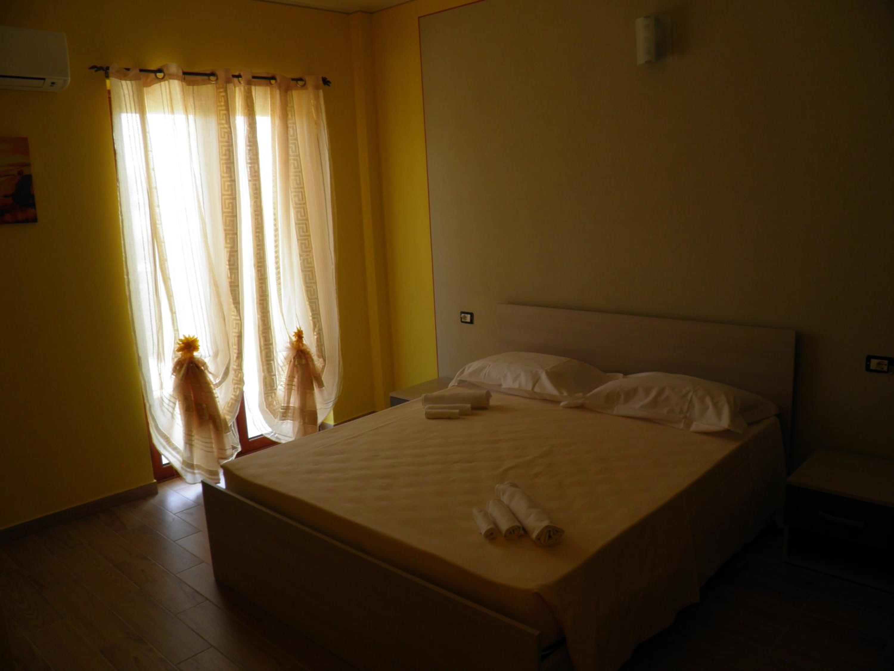 Deluxe Double Room with Sea View photo 3