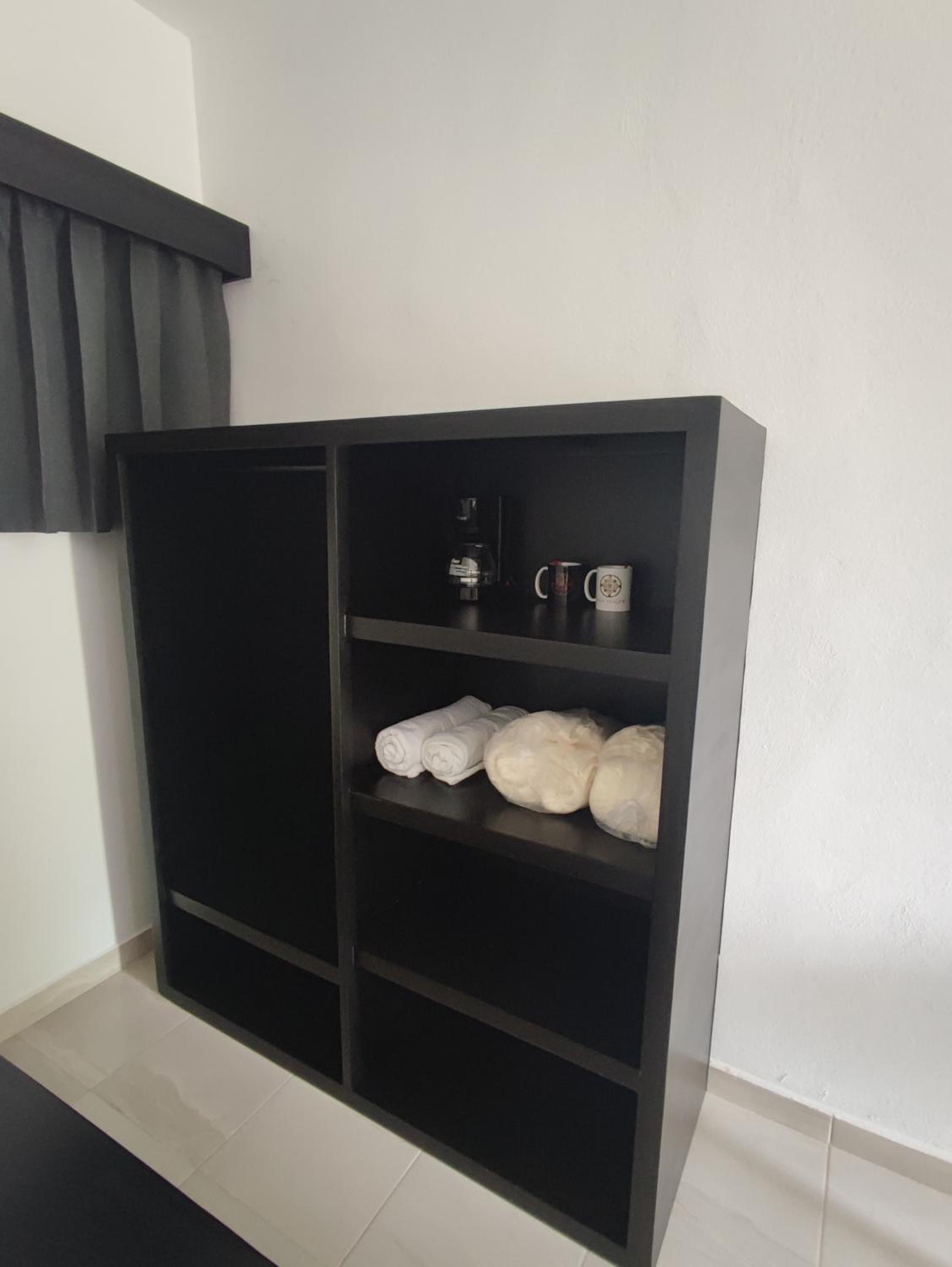 Twin Room - Photo 4