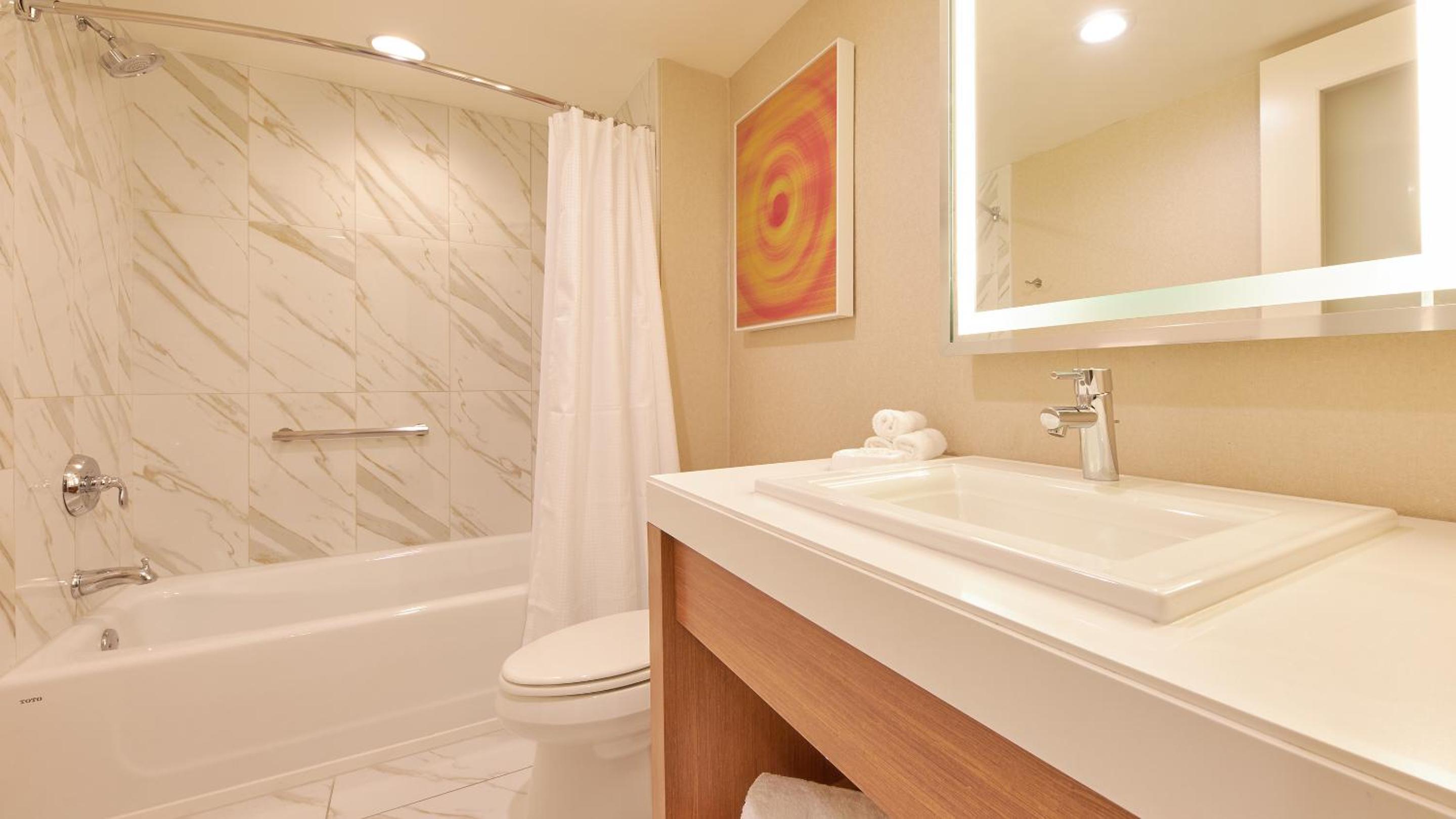 HAVANA ONE BEDROOM SUITE 1 KING NON-SMOKING - Photo 4
