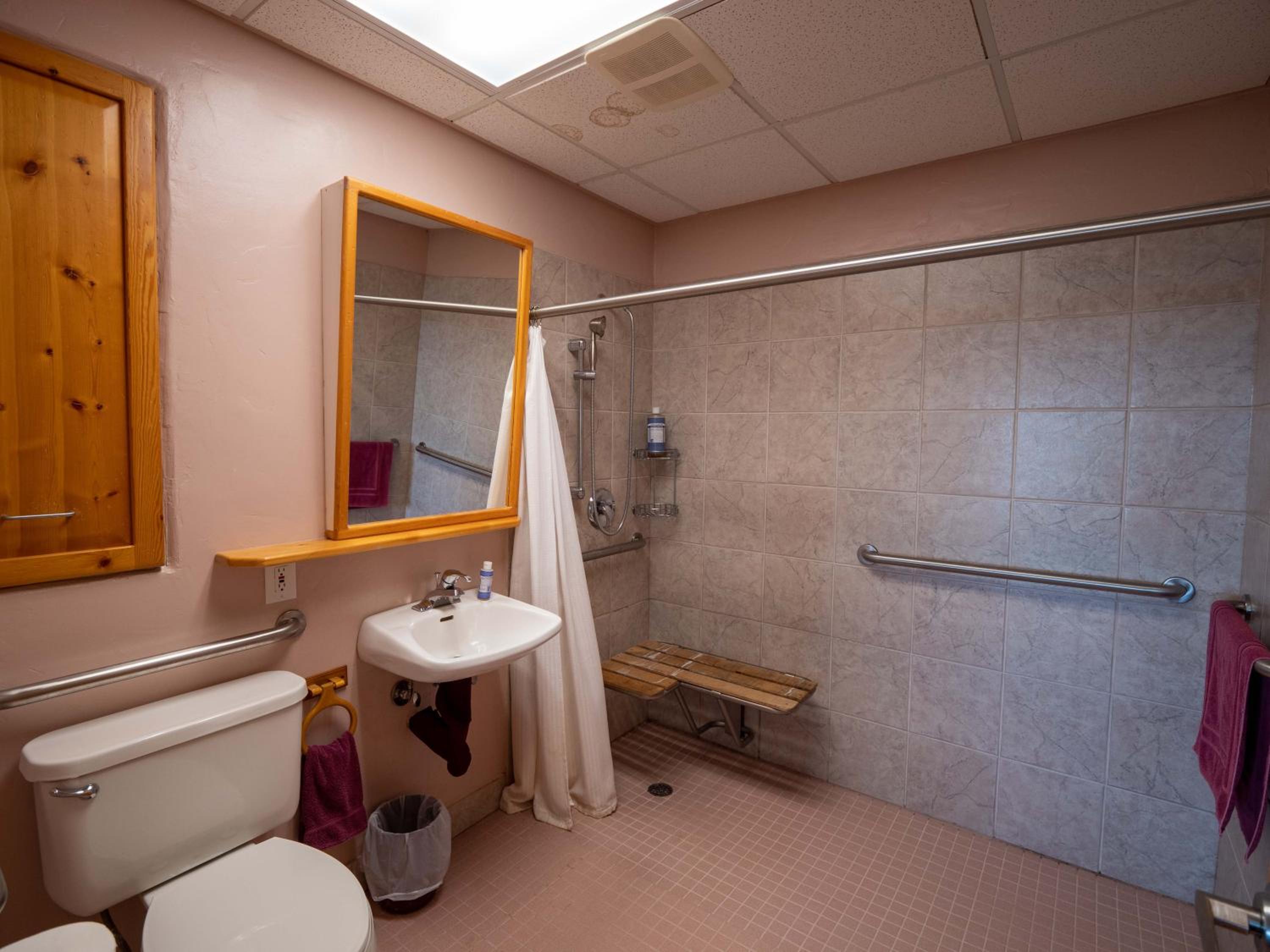 Double or Twin Room - Disability Access photo 2