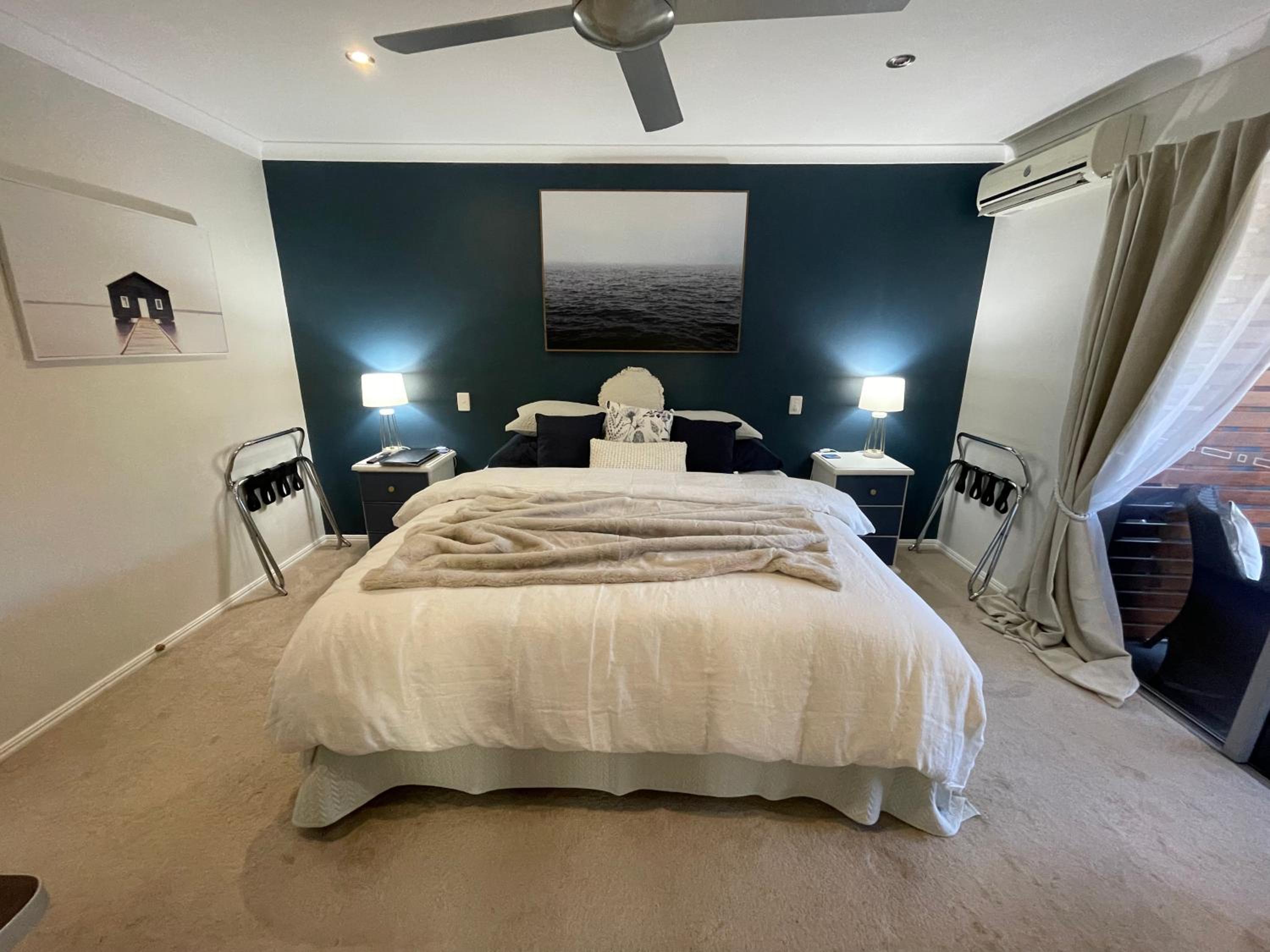 Queen Room with Spa Bath - Brighton photo 1
