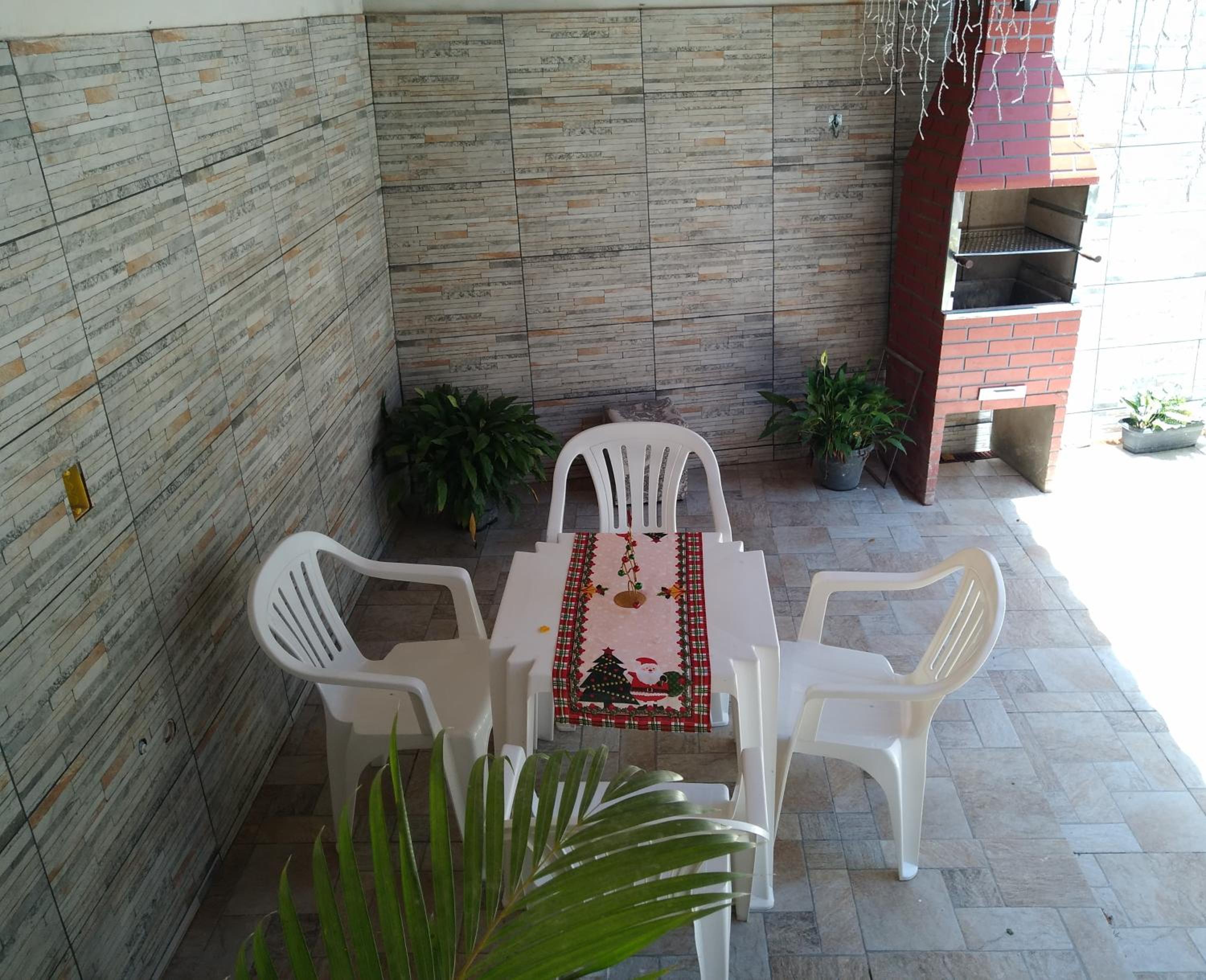 One-Bedroom Apartment - Photo 11