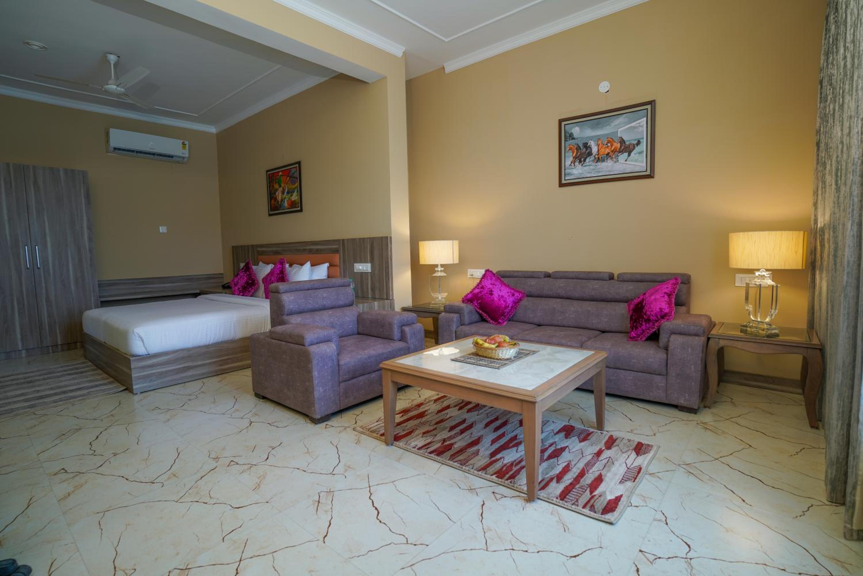 Executive Suite photo 3