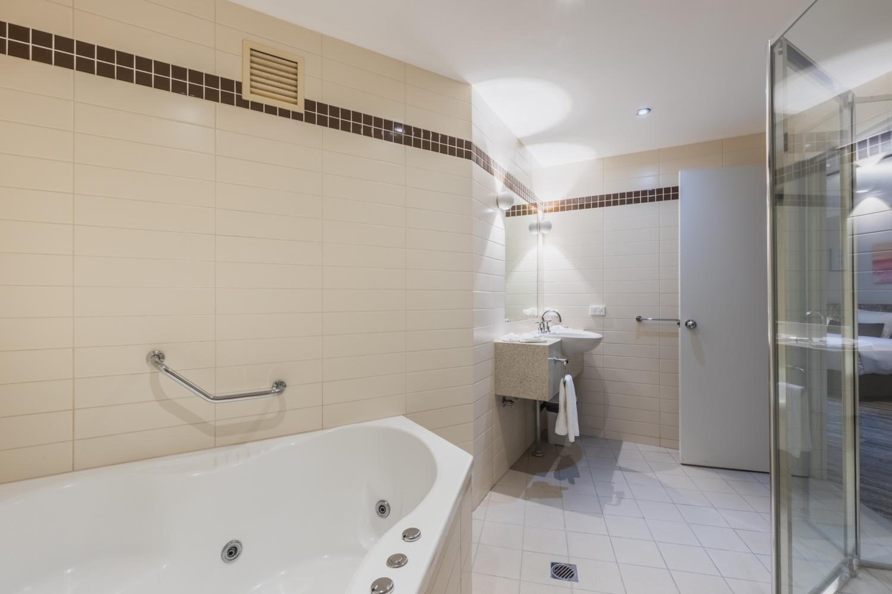 Family Studio with Spa Bath - Photo 6