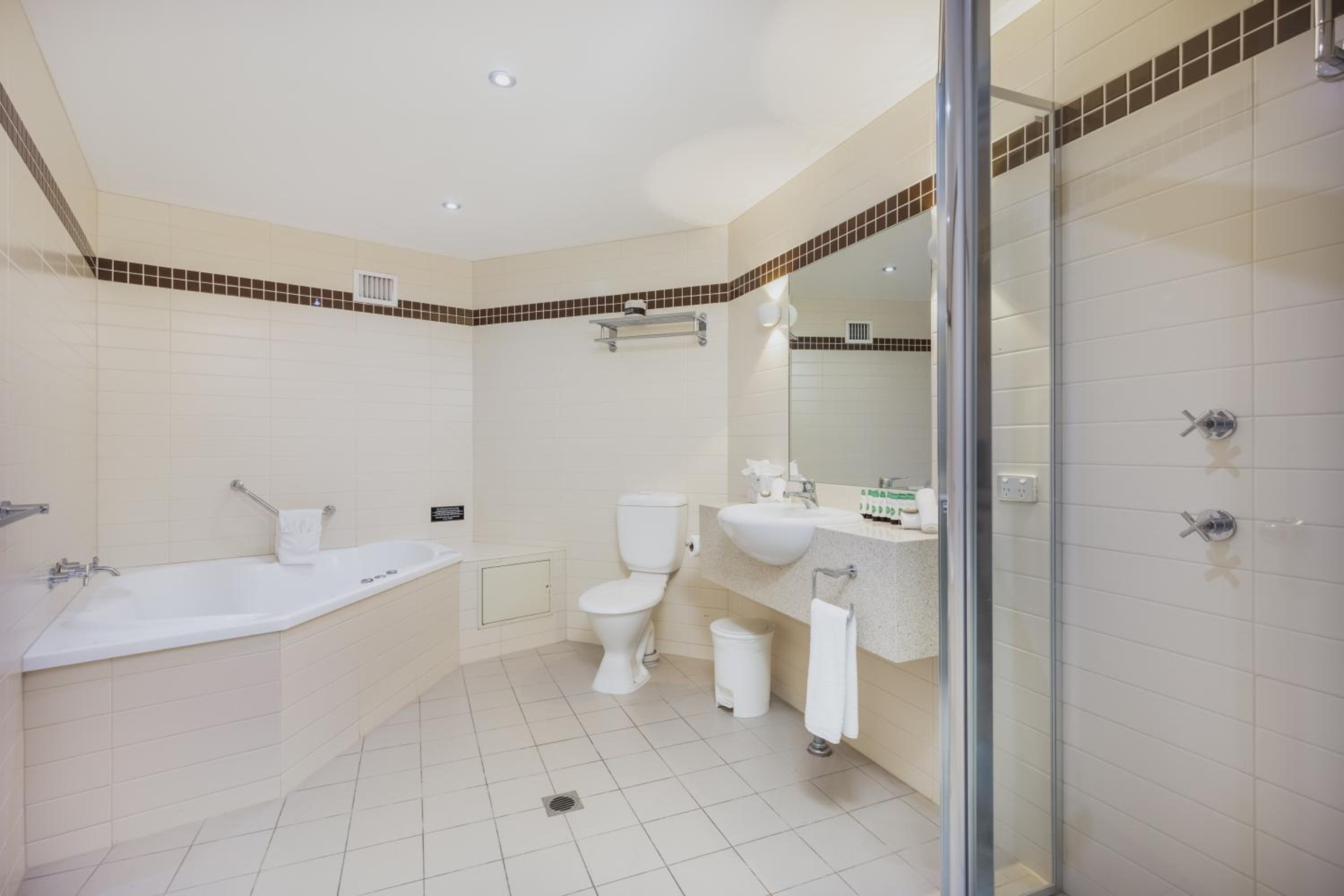 Superior Suite  - Photo 6