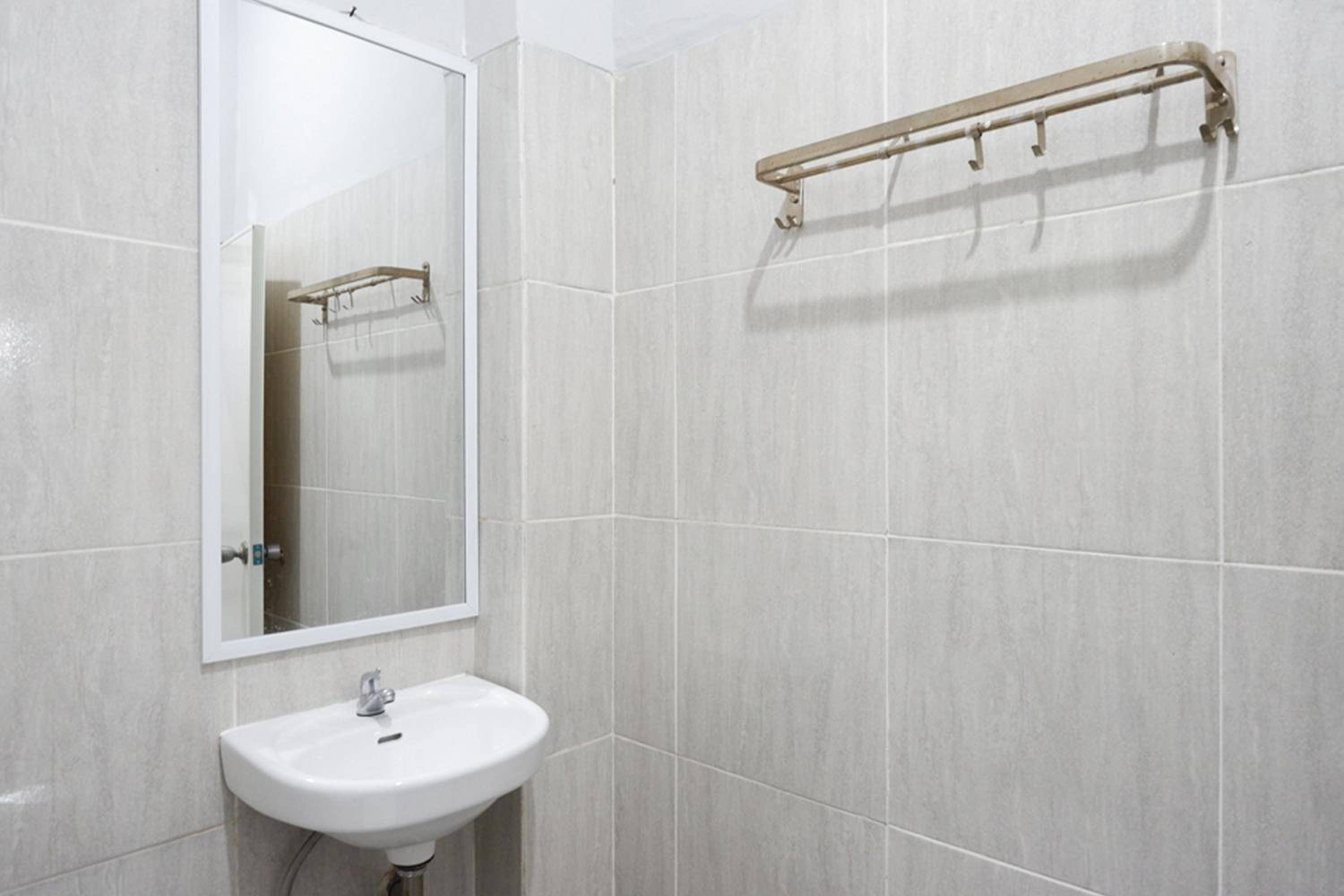 Standard Double Room - Photo 7