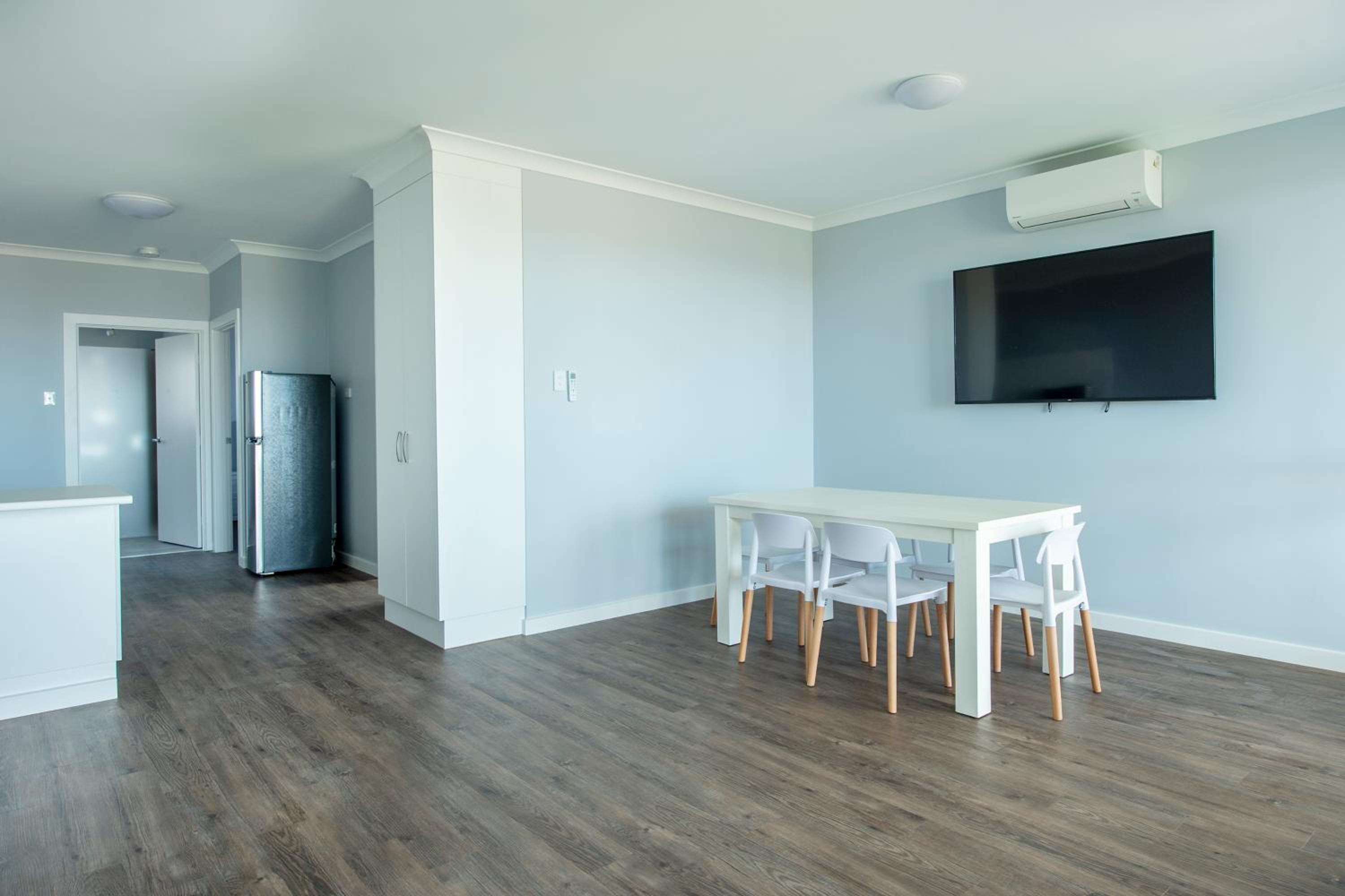 Family Room - Disability Access - Photo 9