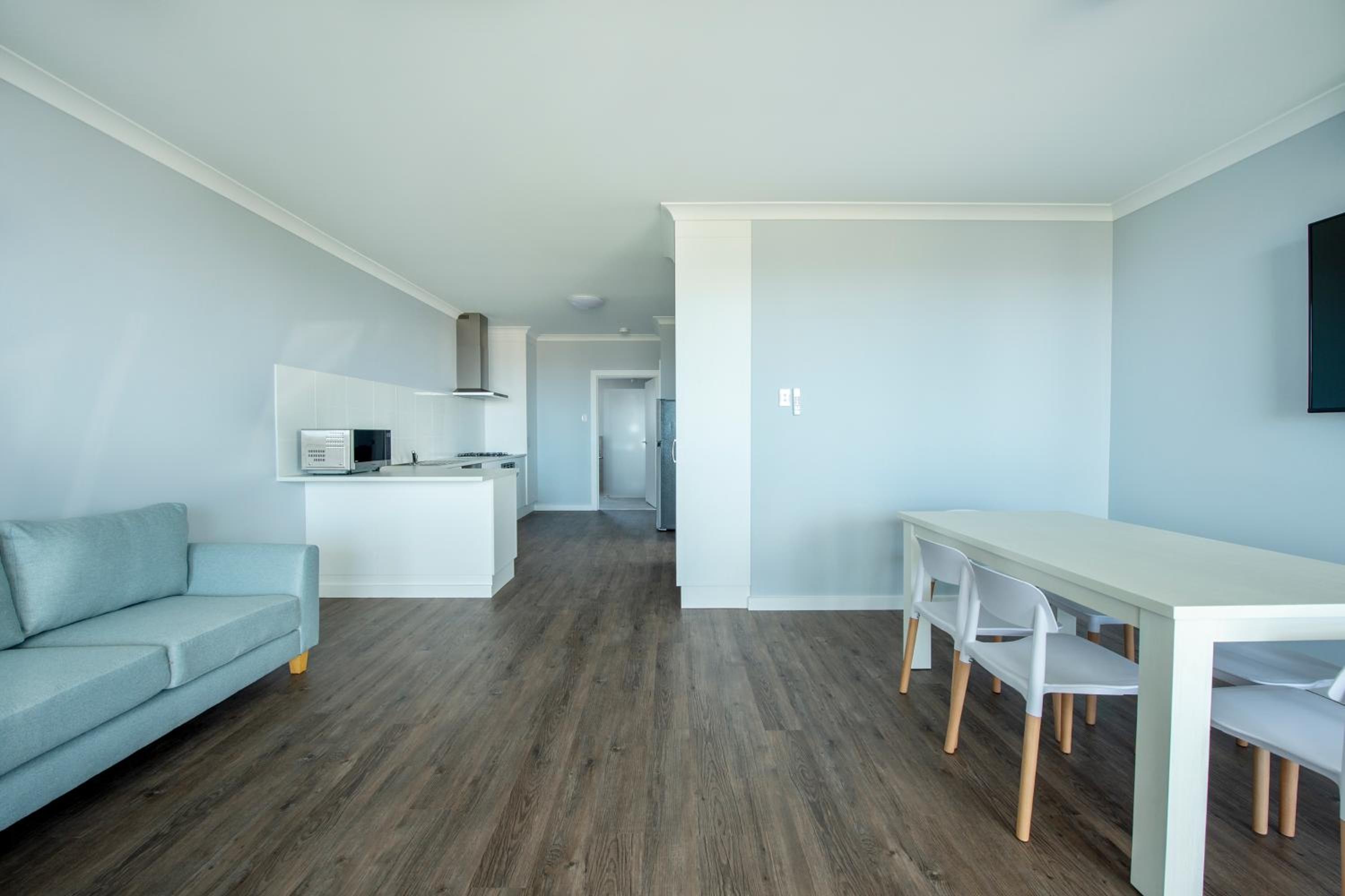Family Room - Disability Access - Photo 8