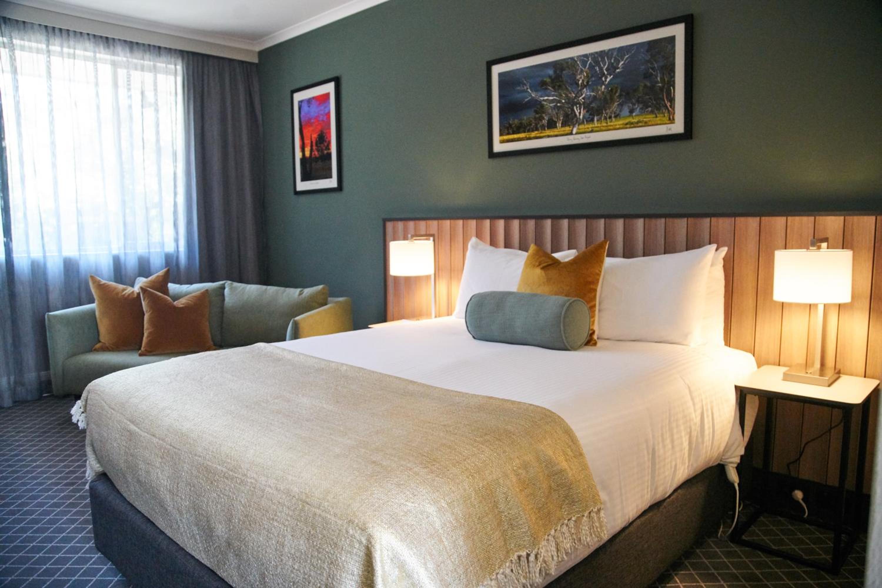 Premium Queen Room photo 3