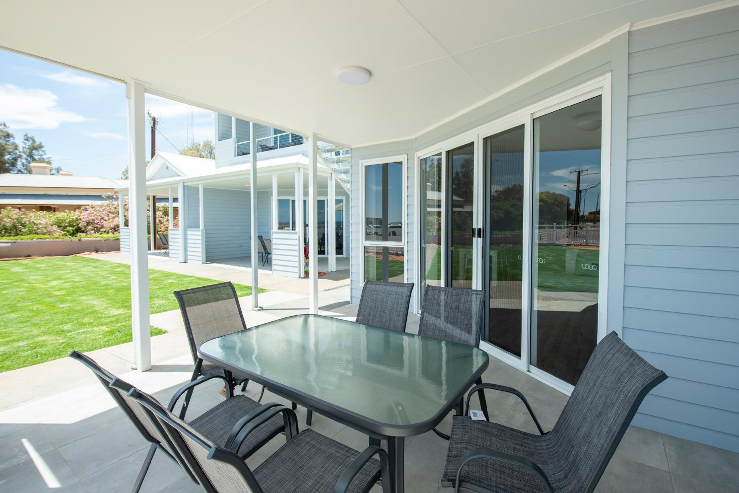 Deluxe Family Room - Photo 11