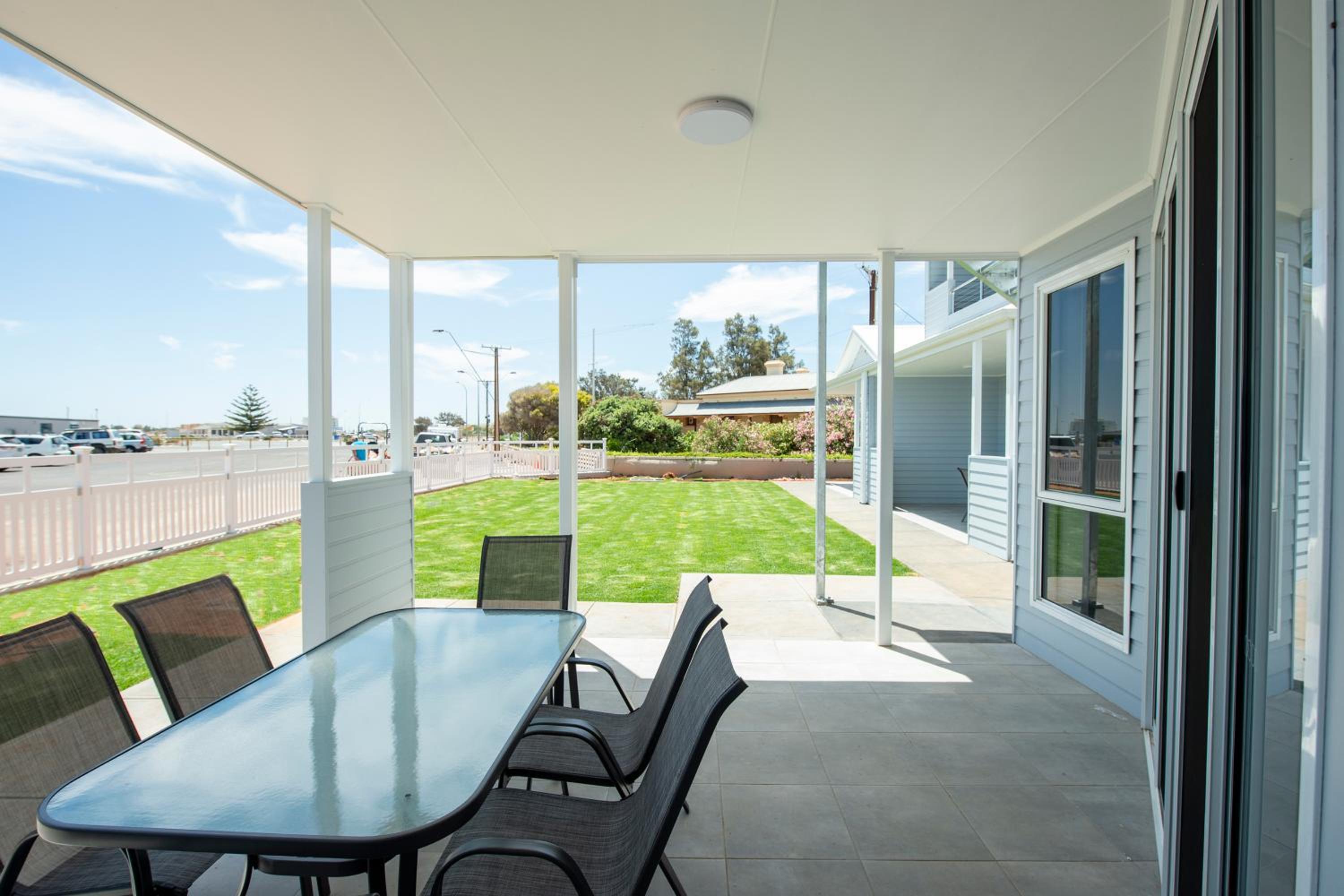 Deluxe Family Room - Photo 10