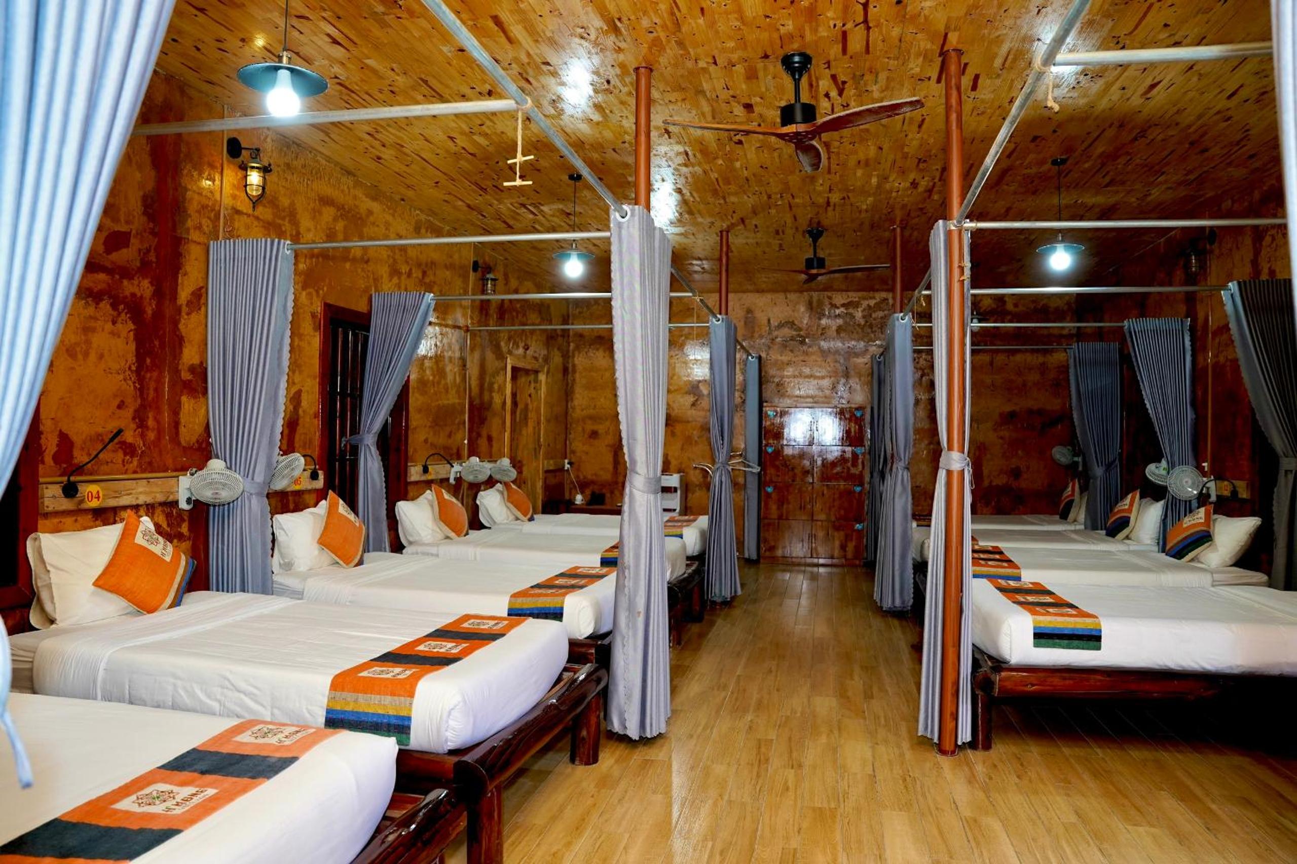 Single Bed in 10-Bed Dormitory Room photo 1