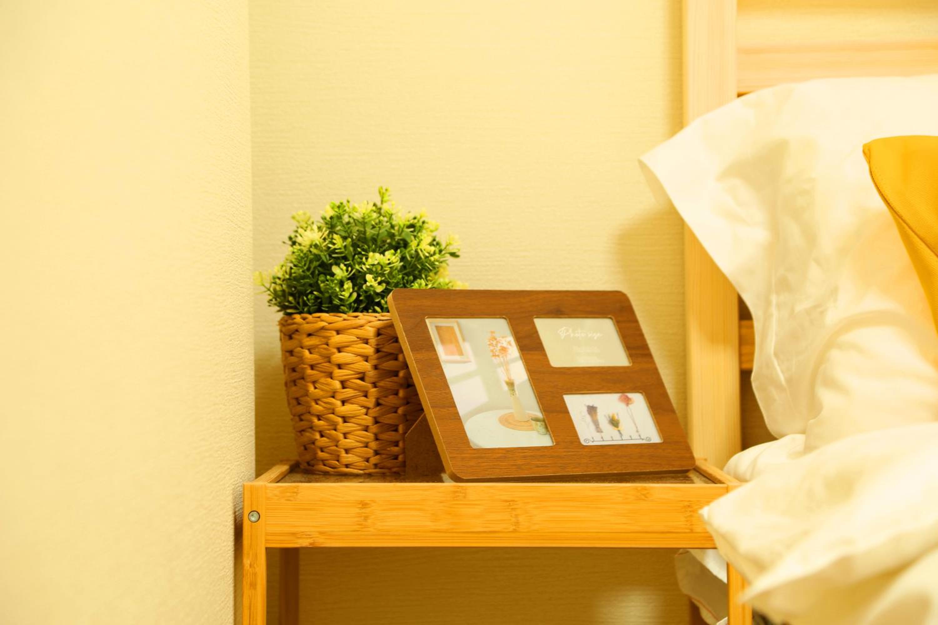 Single Room with Shared Shower and Toilet photo 1