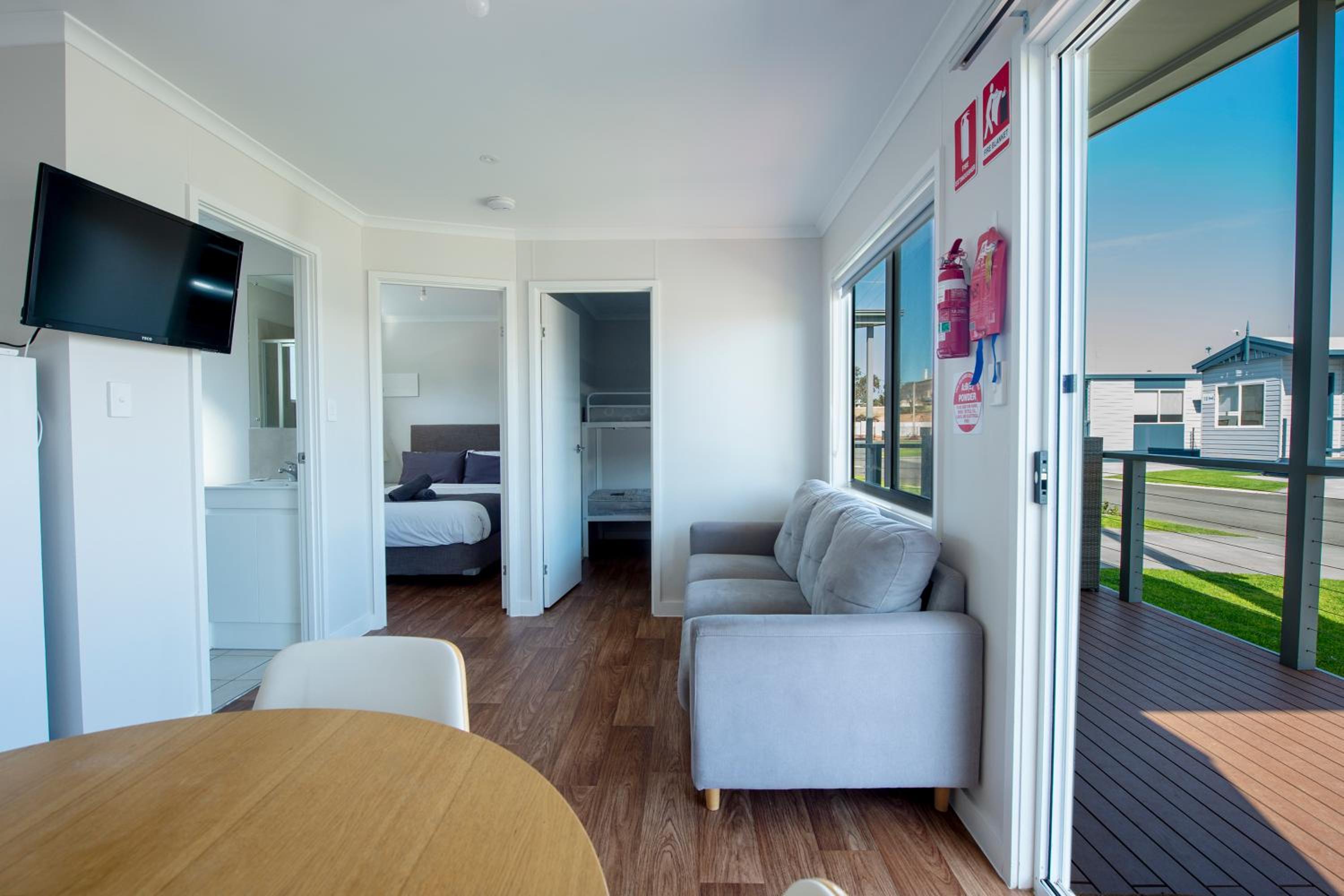 Two Bedroom Deluxe Unit - Photo 9