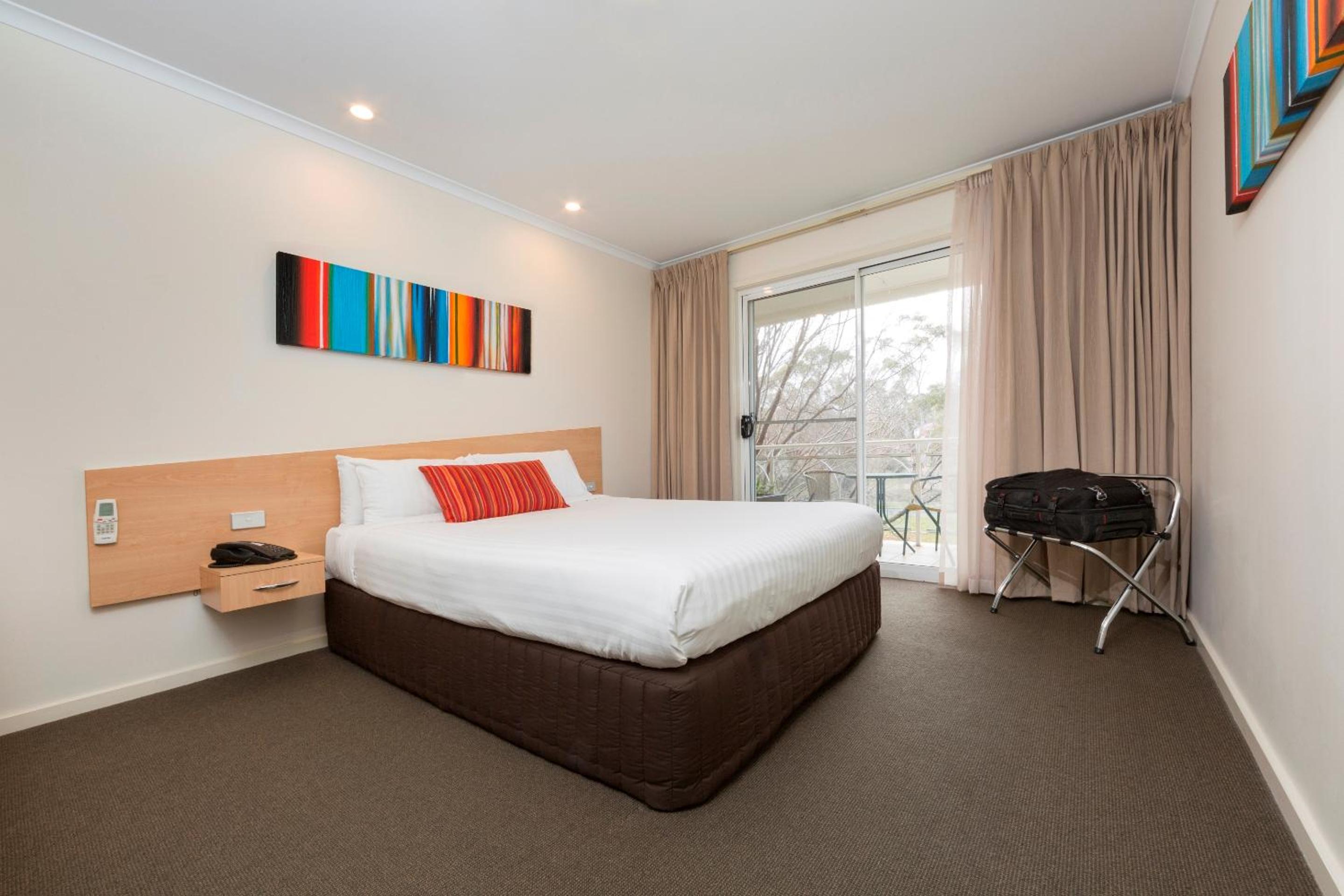 Queen Room photo 1