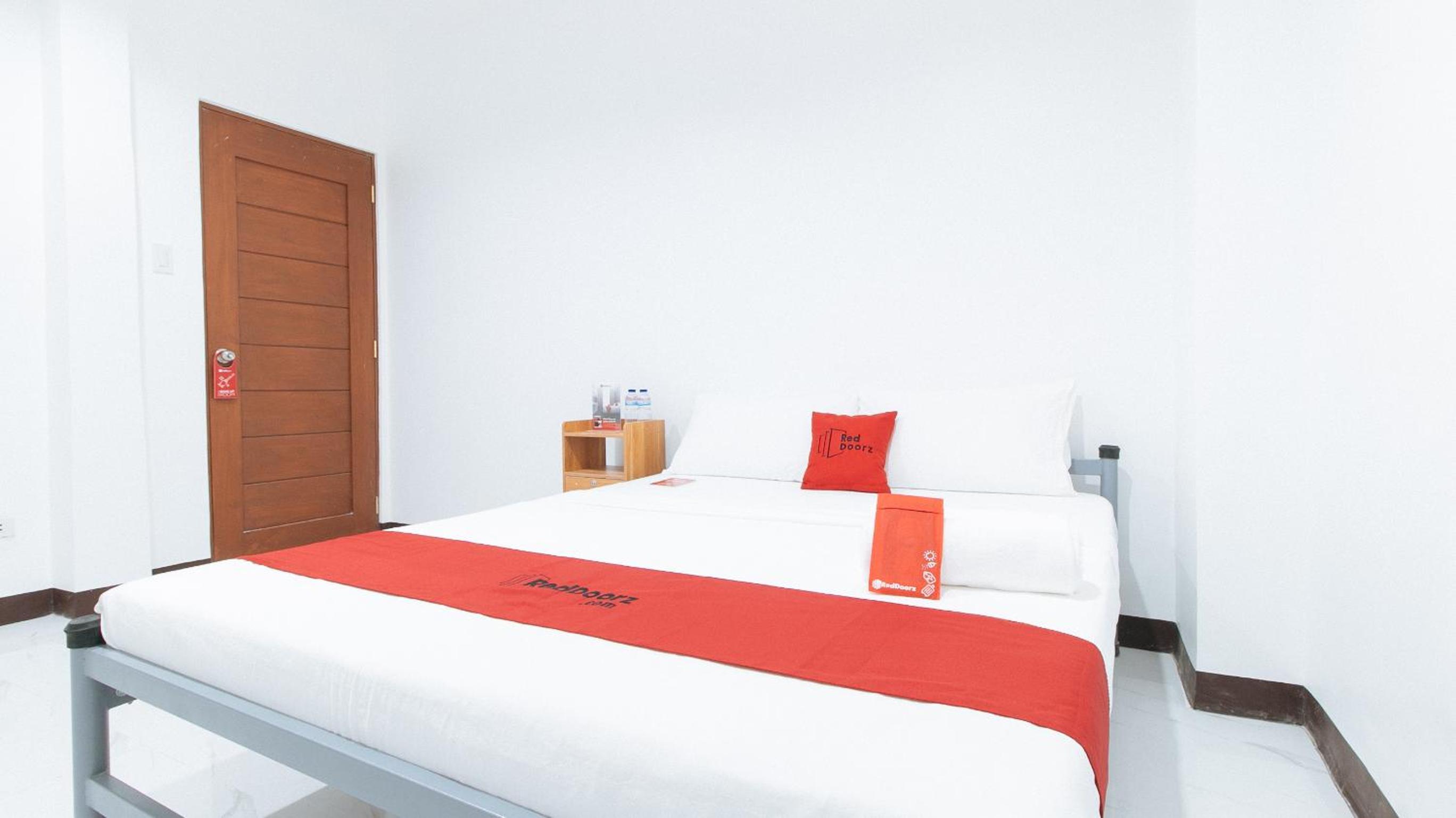 Standard Double Room - Photo 5