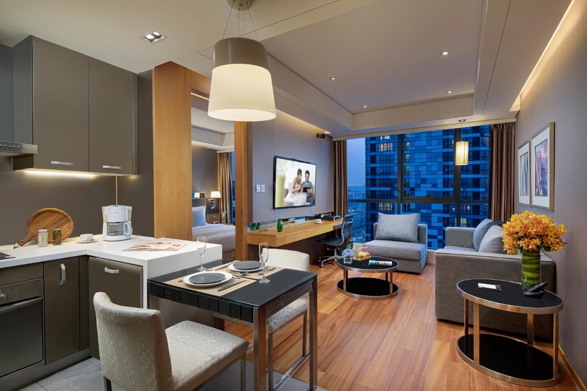 Executive One-Bedroom Apartment - Photo 6