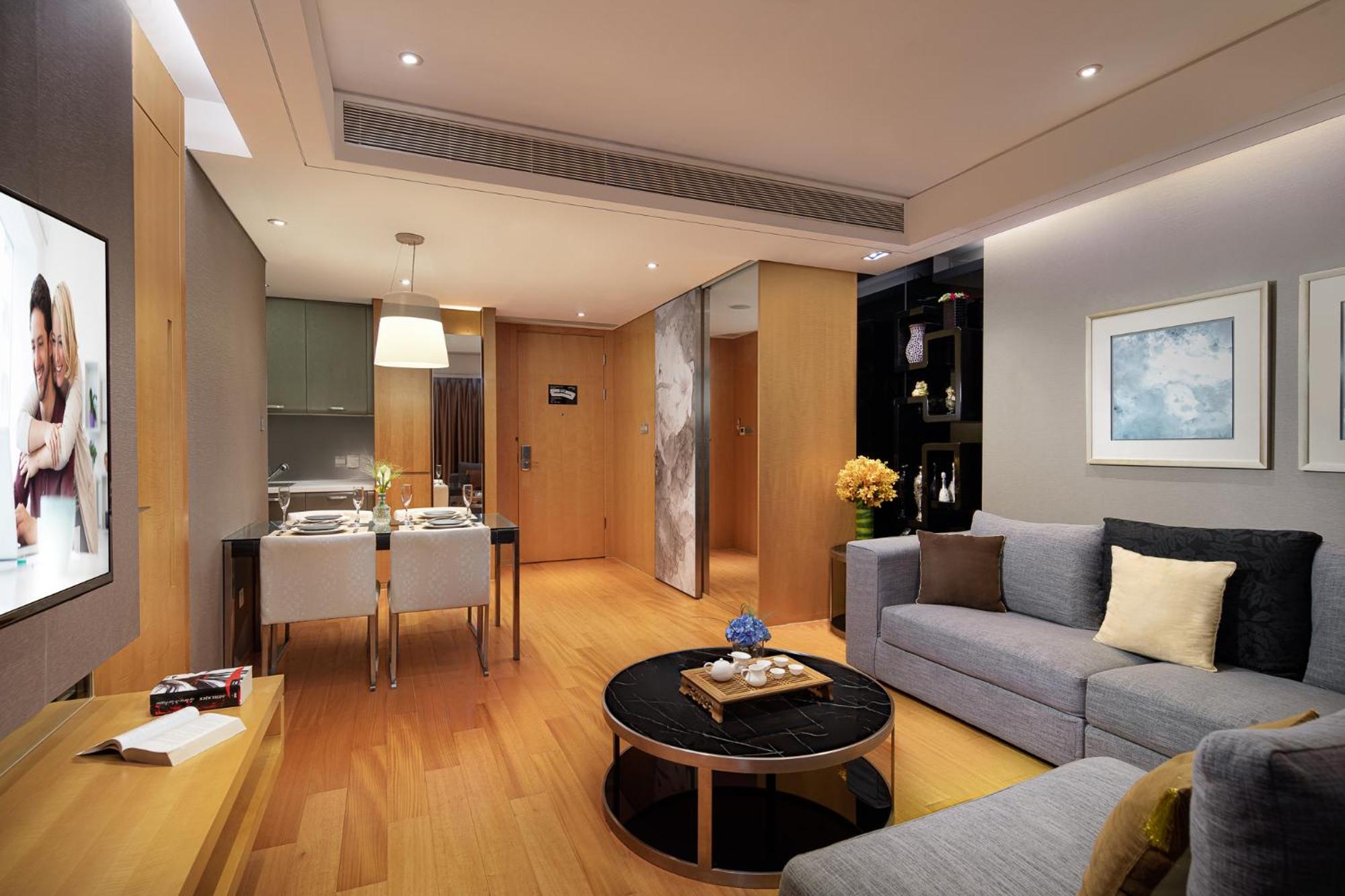 Premier One-Bedroom Apartment - Photo 3