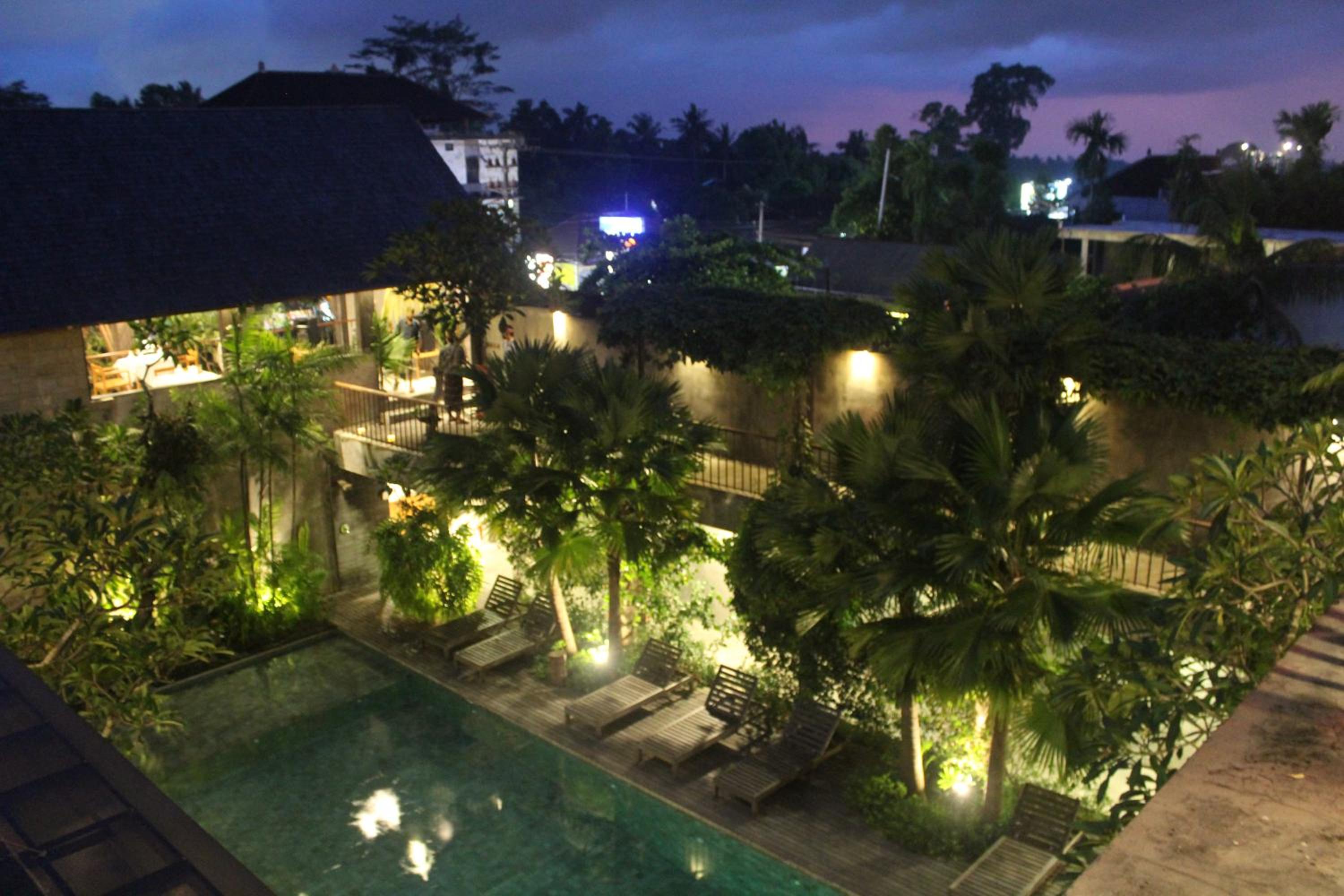 Suite with Pool View - Photo 44