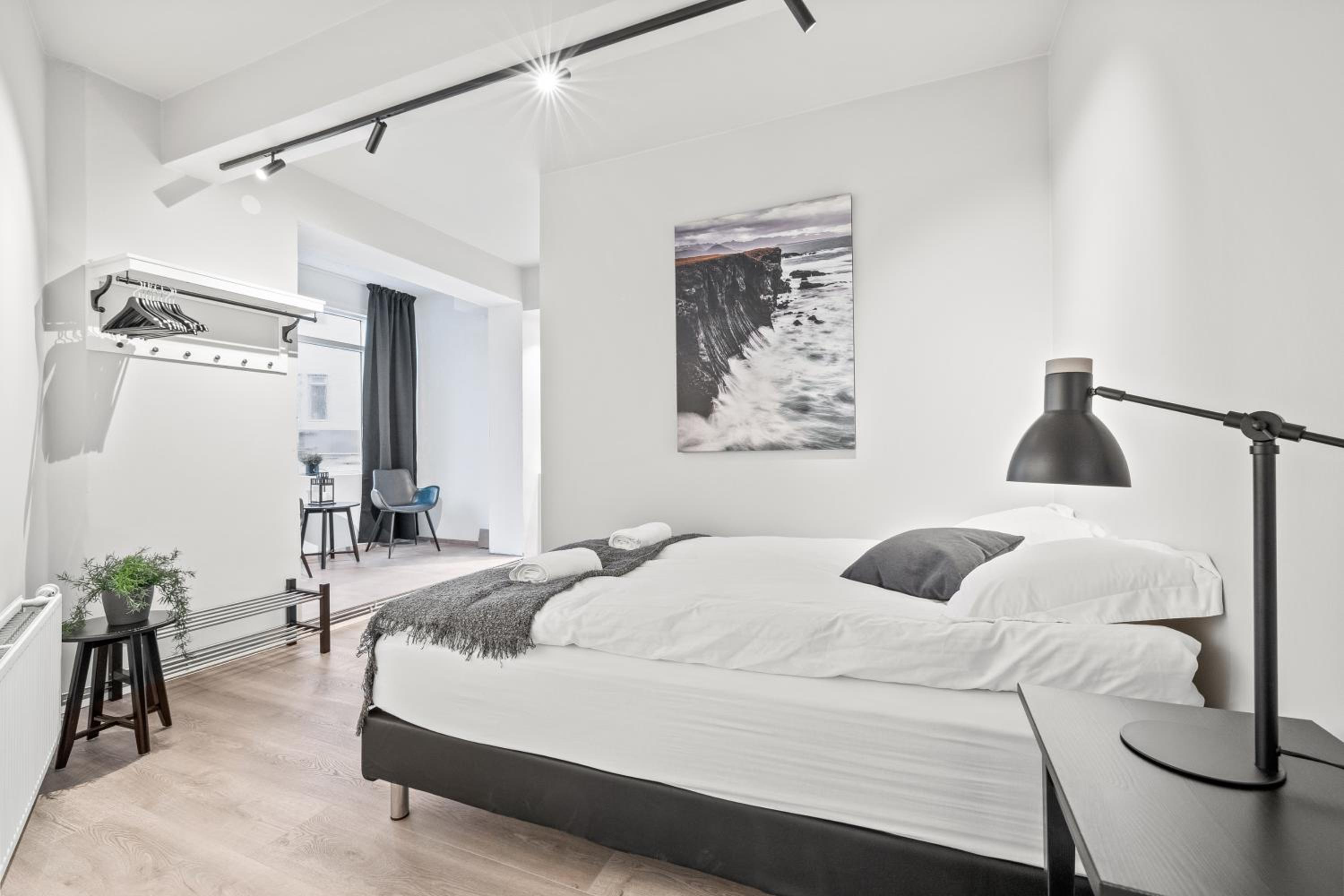 Downtown Apartment photo 3